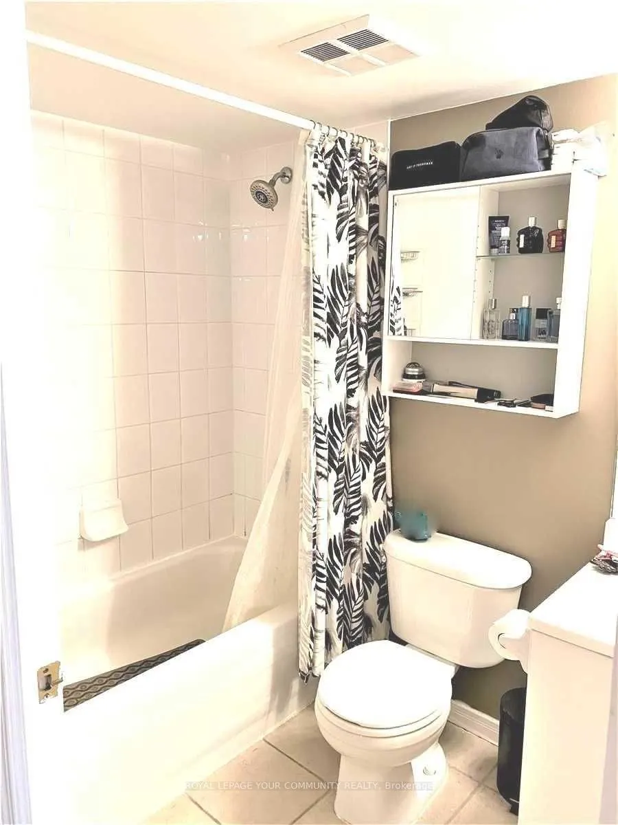 140 Bathurst Street, #210
