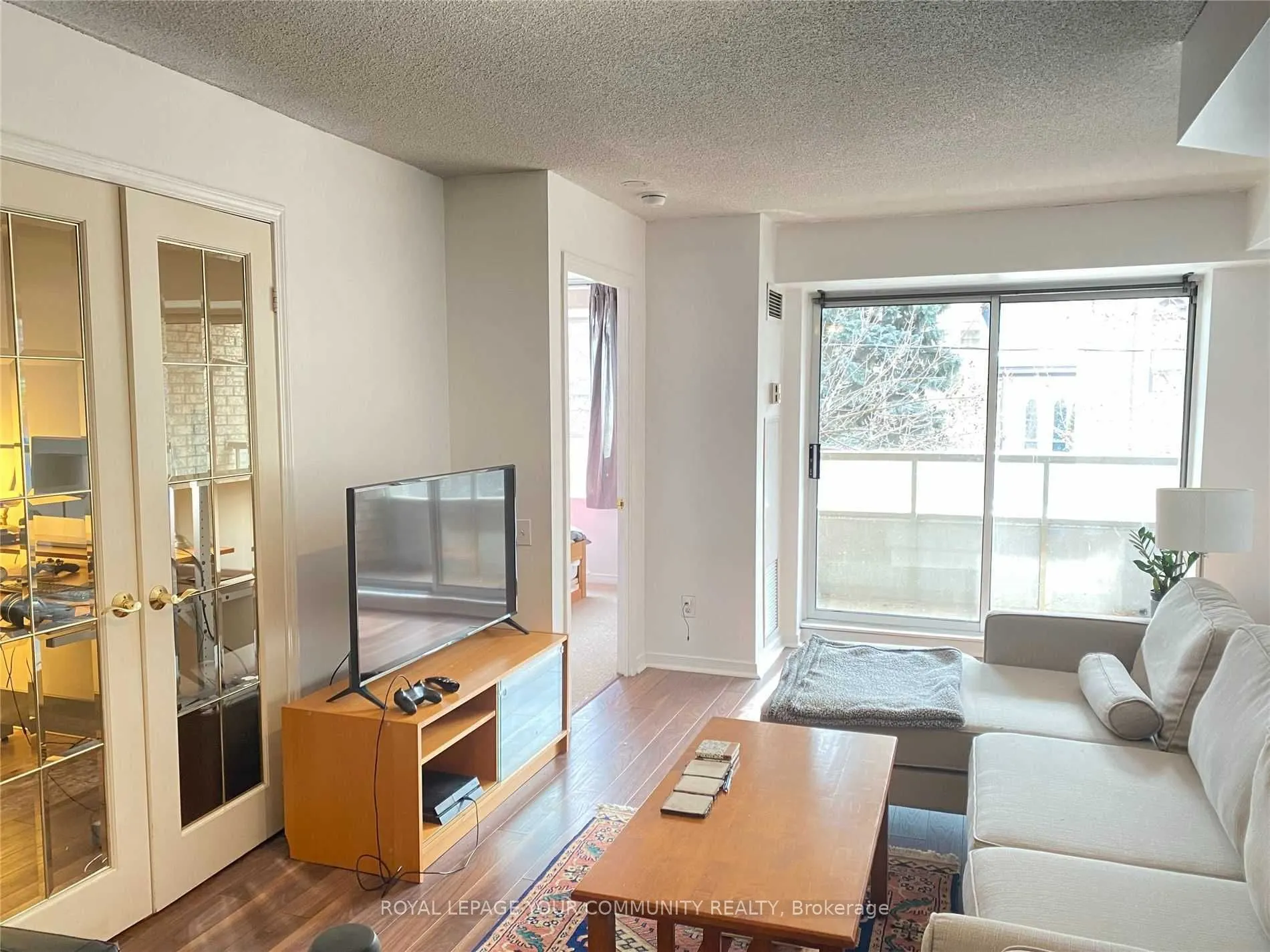 140 Bathurst Street, #210
