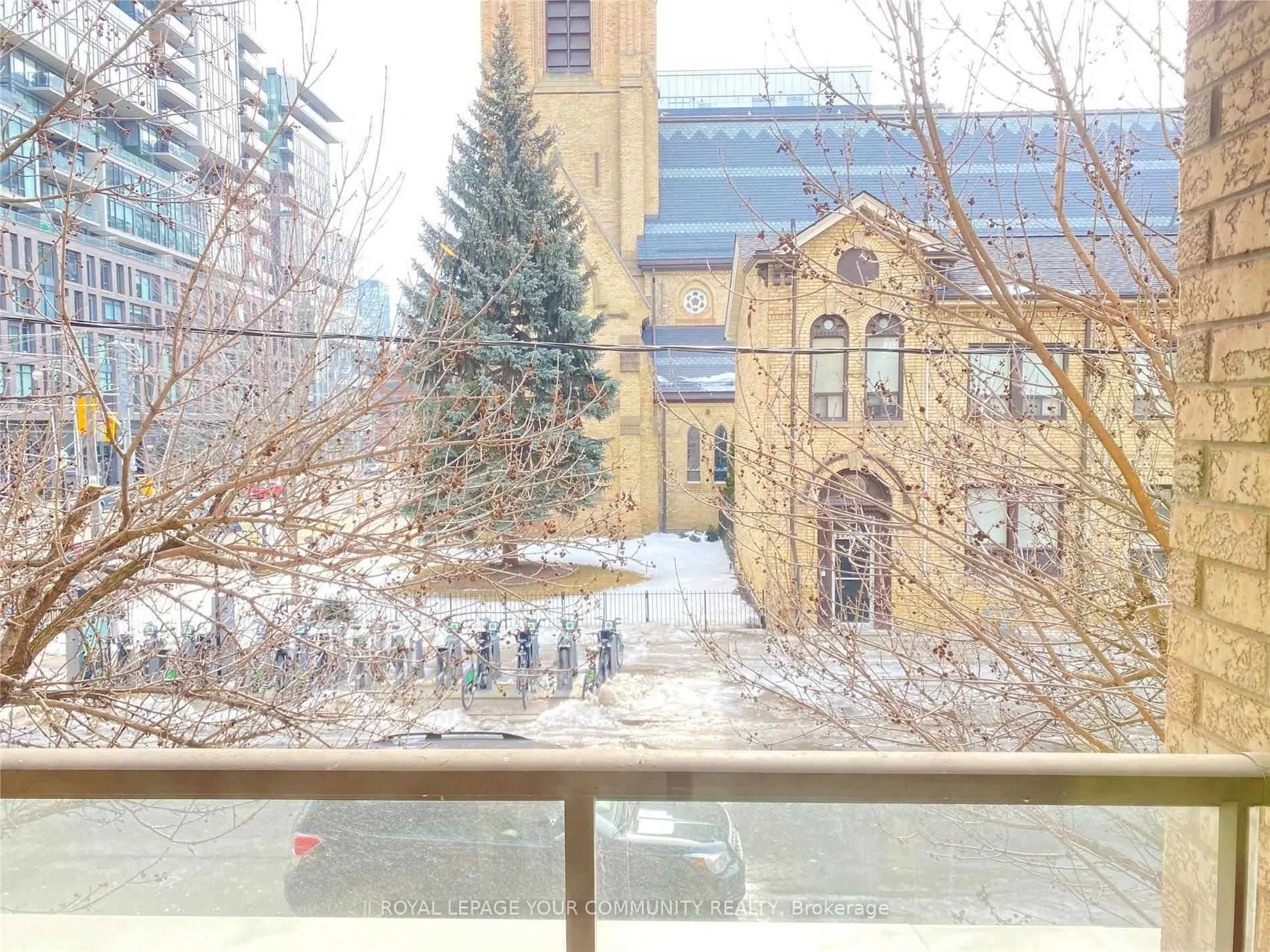 140 Bathurst Street, #210