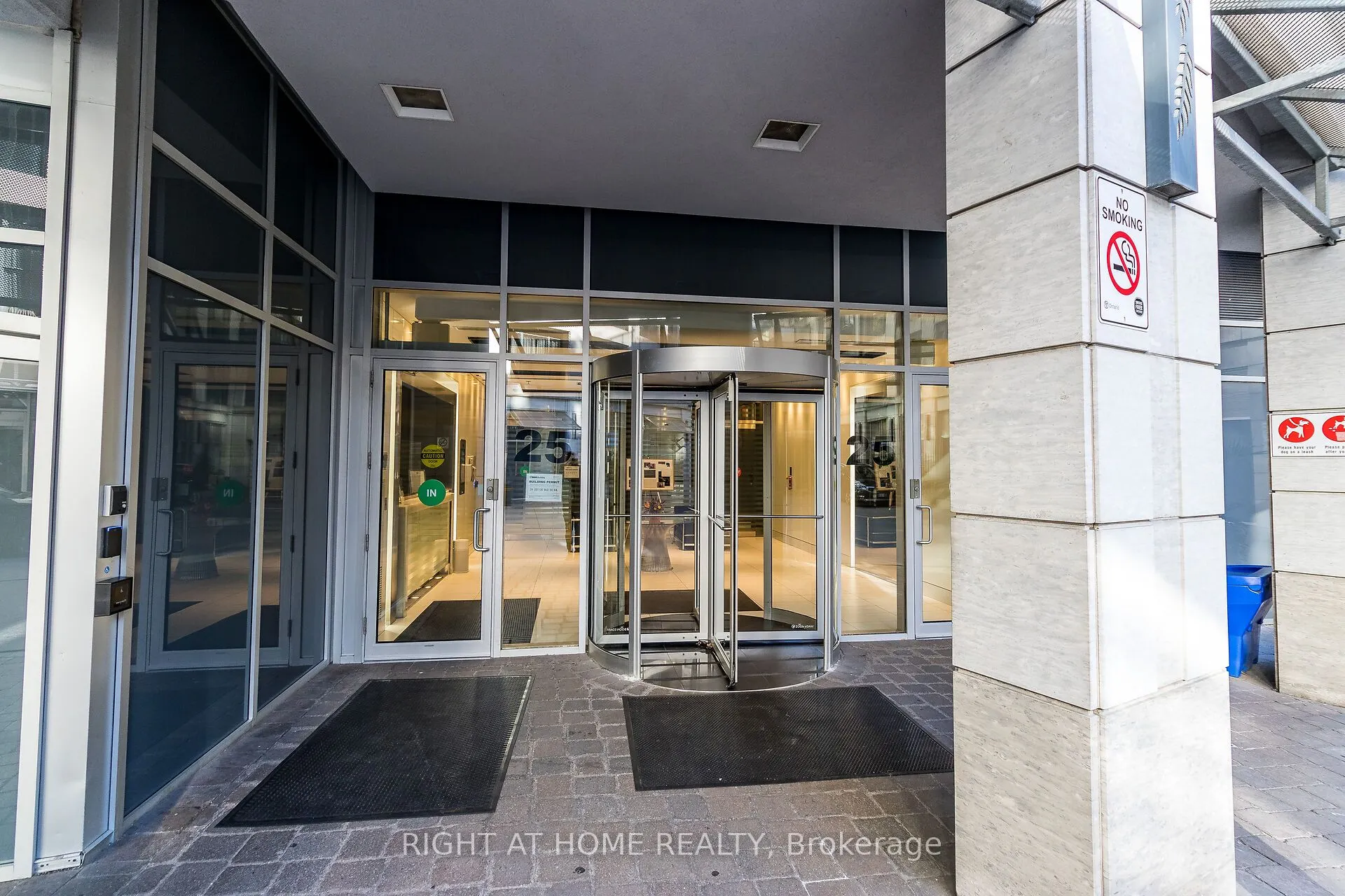 25 Carlton Street, #406