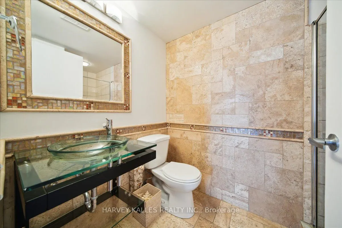 550 Queens Quay W, #809