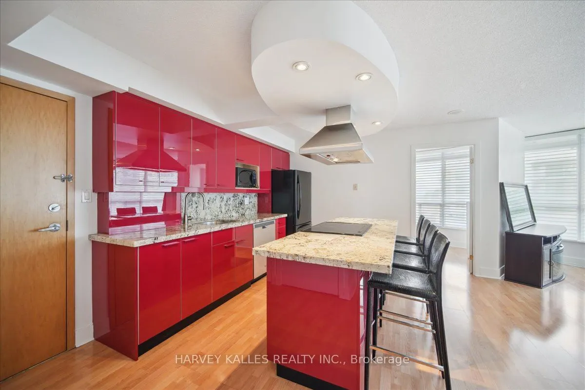 550 Queens Quay W, #809