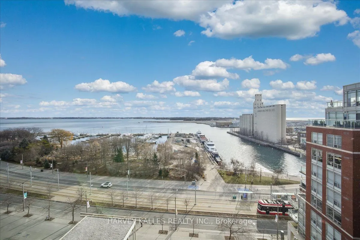 550 Queens Quay W, #809