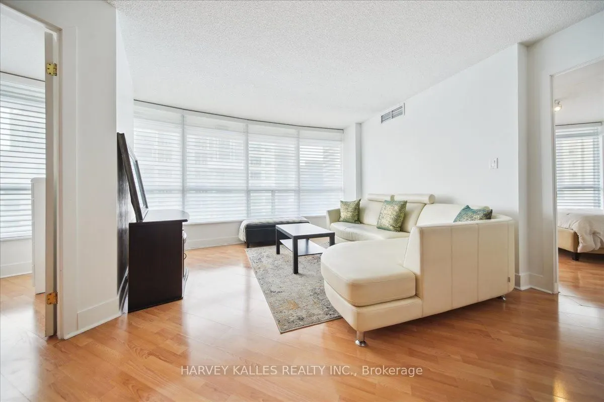 550 Queens Quay W, #809