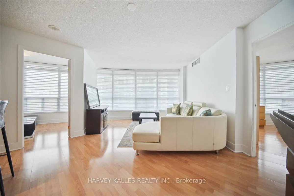 550 Queens Quay W, #809