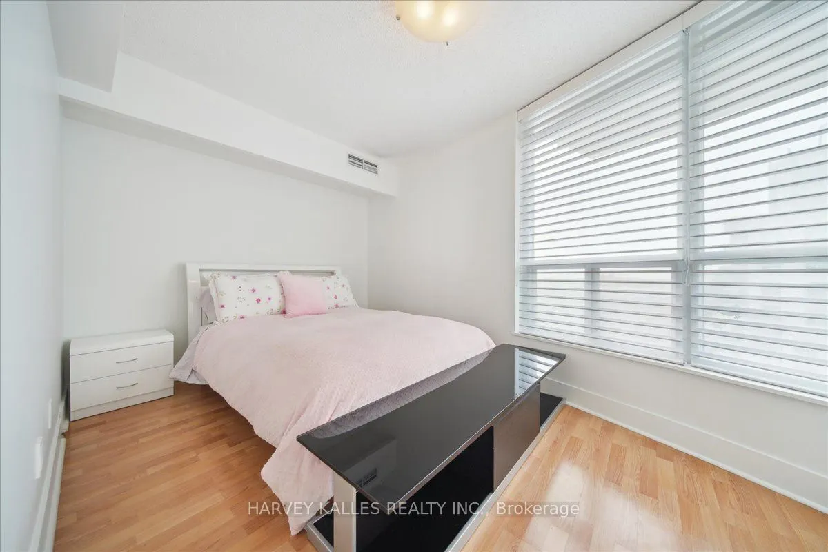 550 Queens Quay W, #809