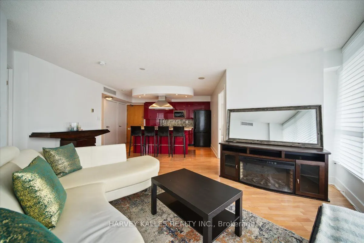 550 Queens Quay W, #809