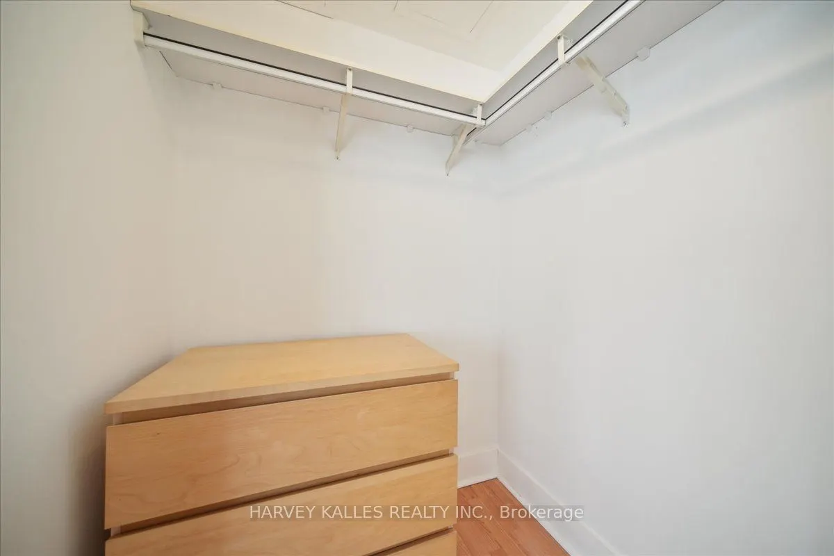550 Queens Quay W, #809