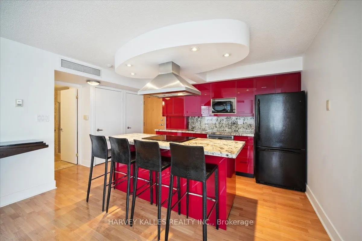 550 Queens Quay W, #809