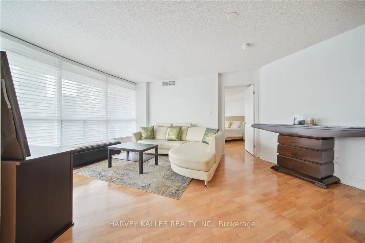 550 Queens Quay W, #809