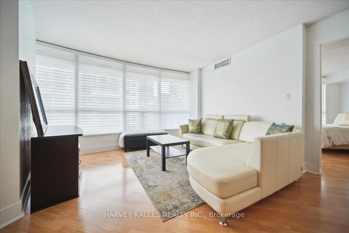 550 Queens Quay W, #809