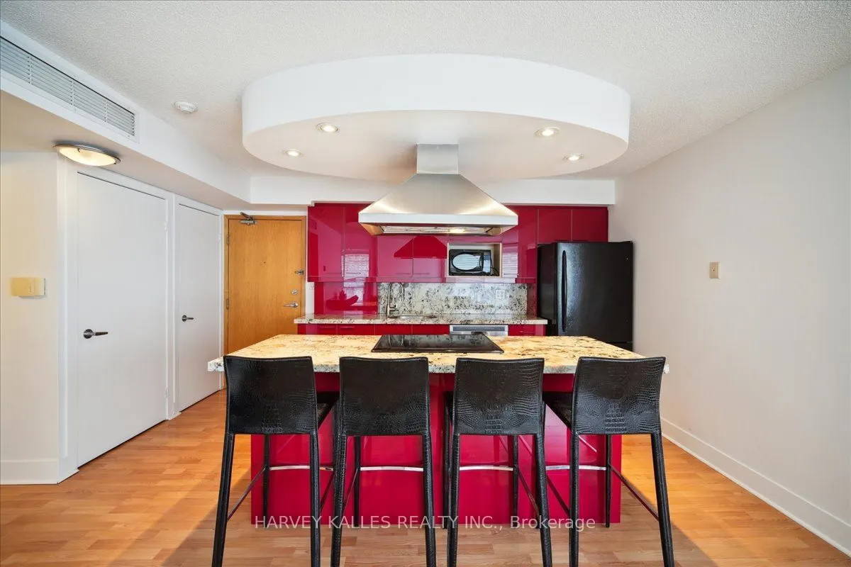 550 Queens Quay W, #809