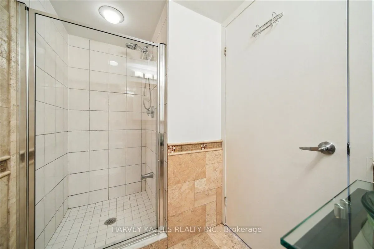 550 Queens Quay W, #809