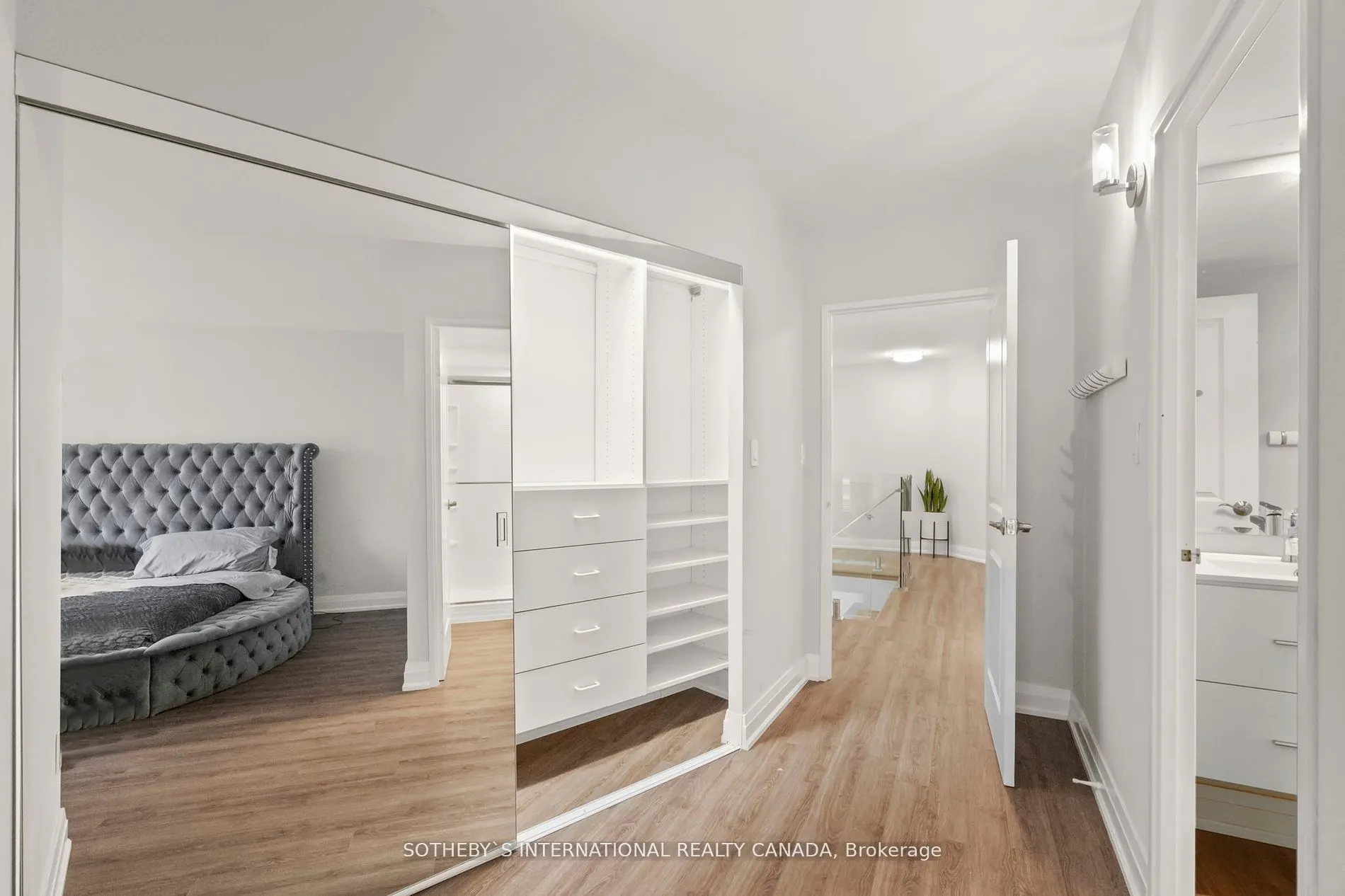 33 Harbour Square, #2208