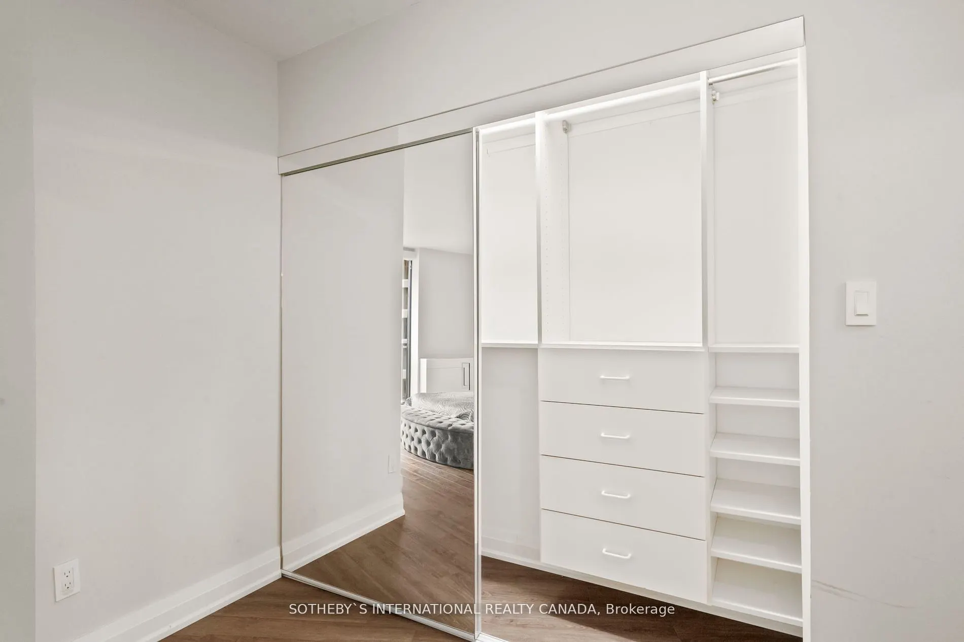 33 Harbour Square, #2208