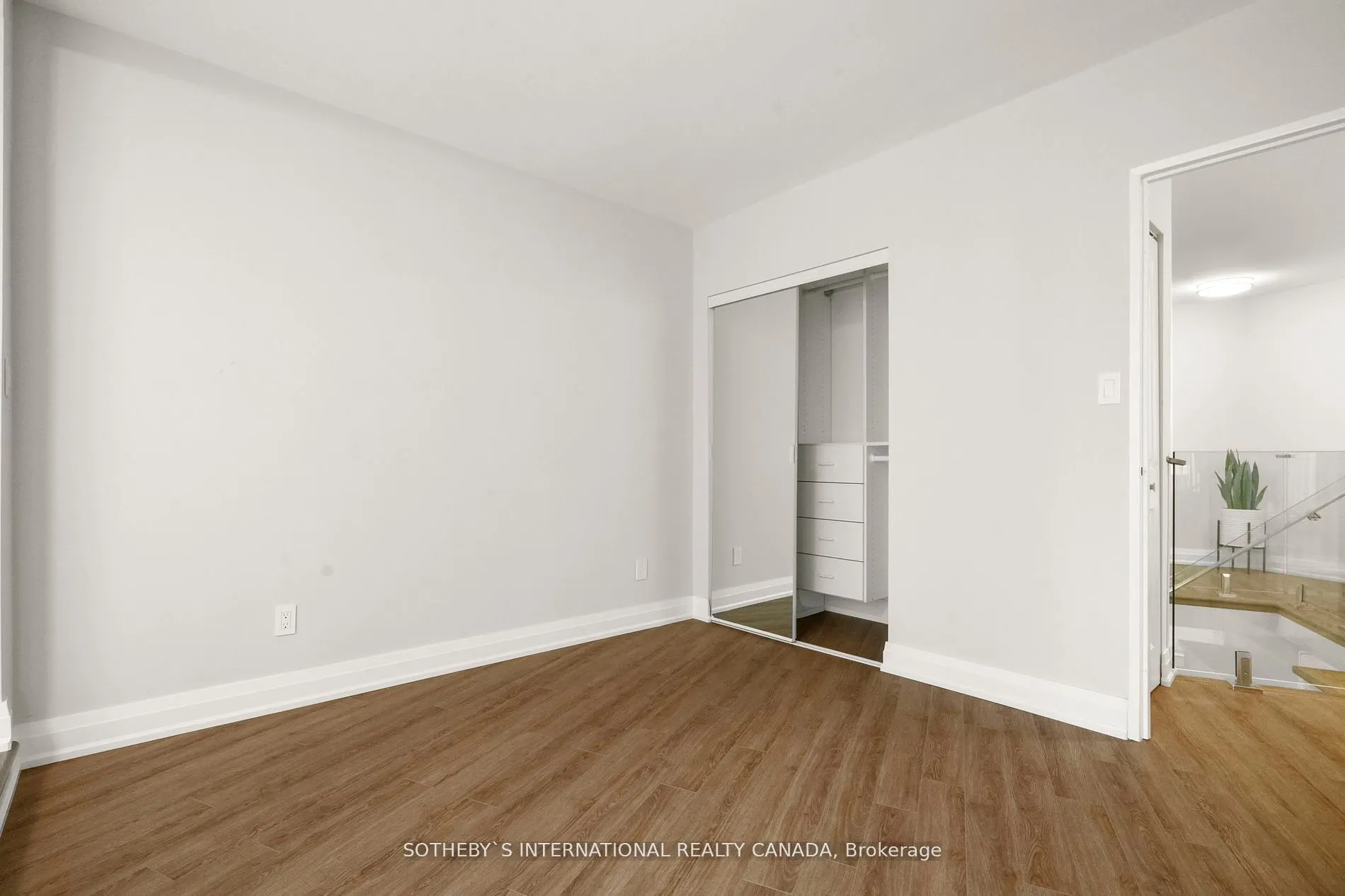 33 Harbour Square, #2208