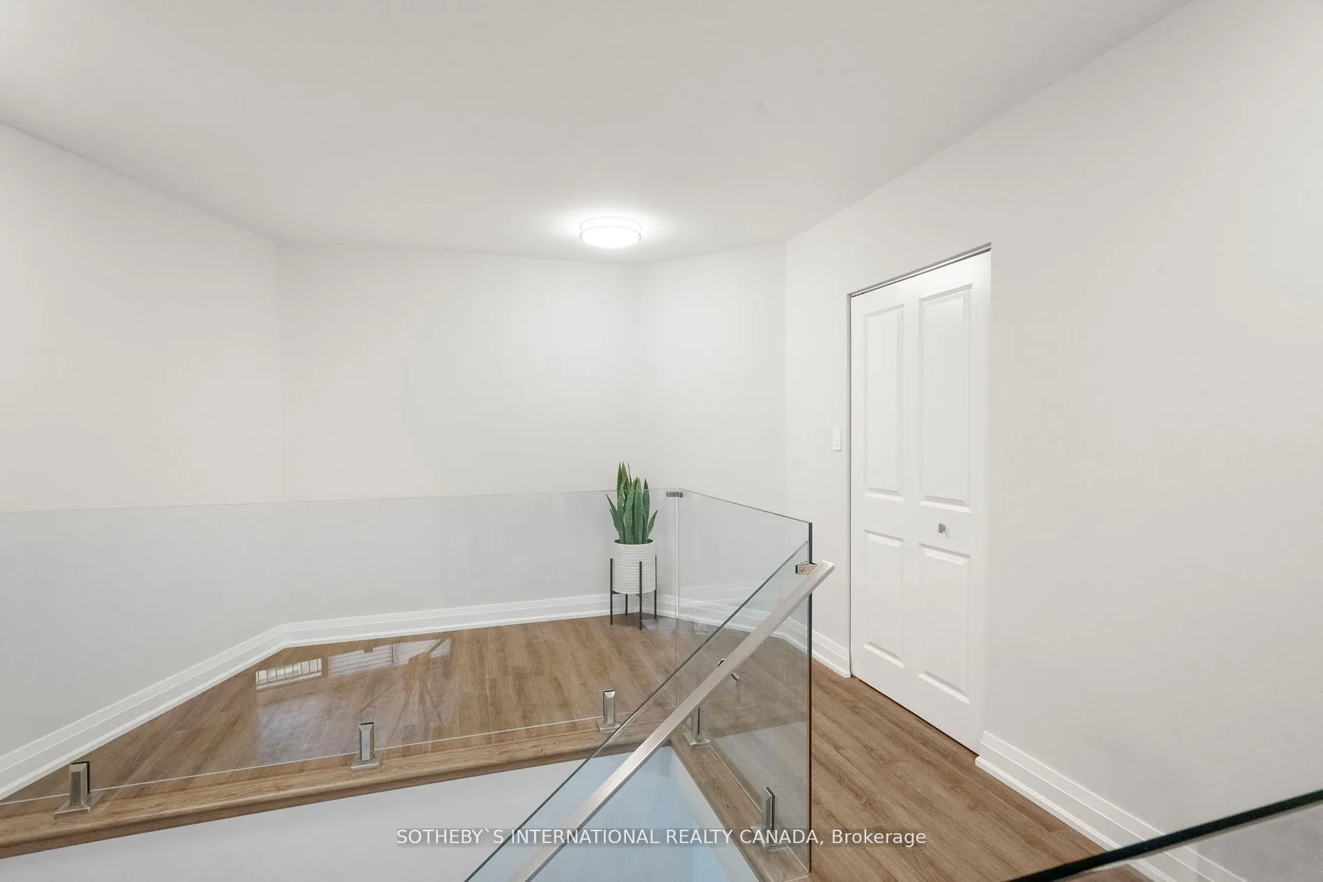 33 Harbour Square, #2208
