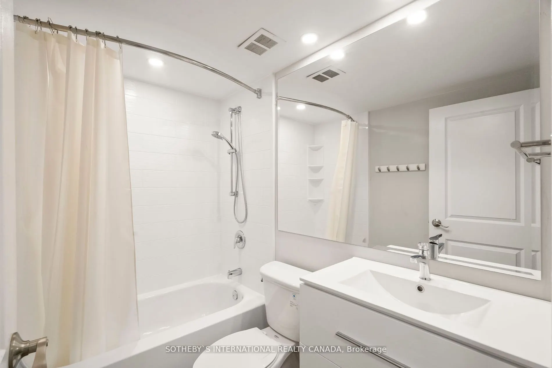33 Harbour Square, #2208