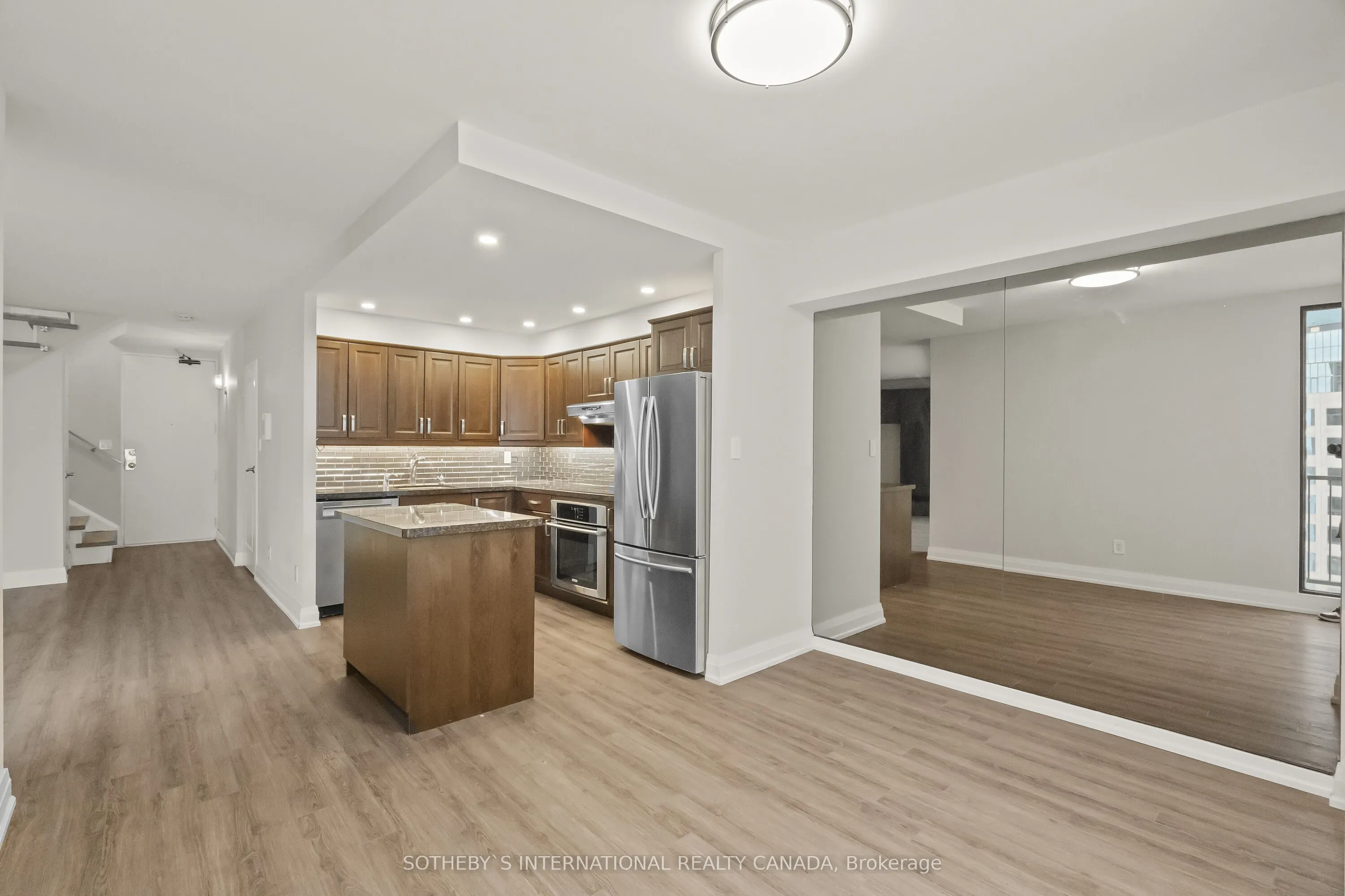 33 Harbour Square, #2208