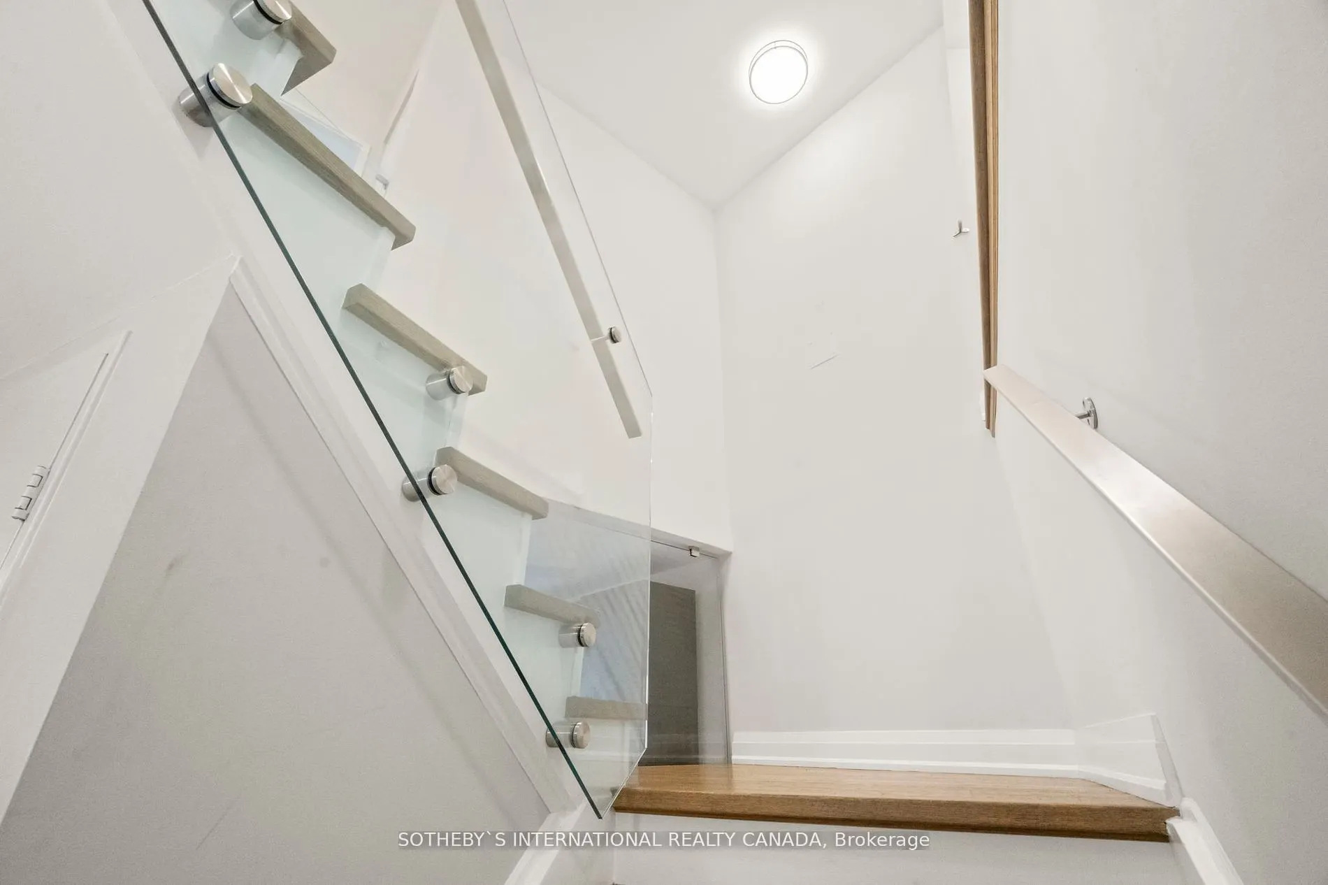 33 Harbour Square, #2208