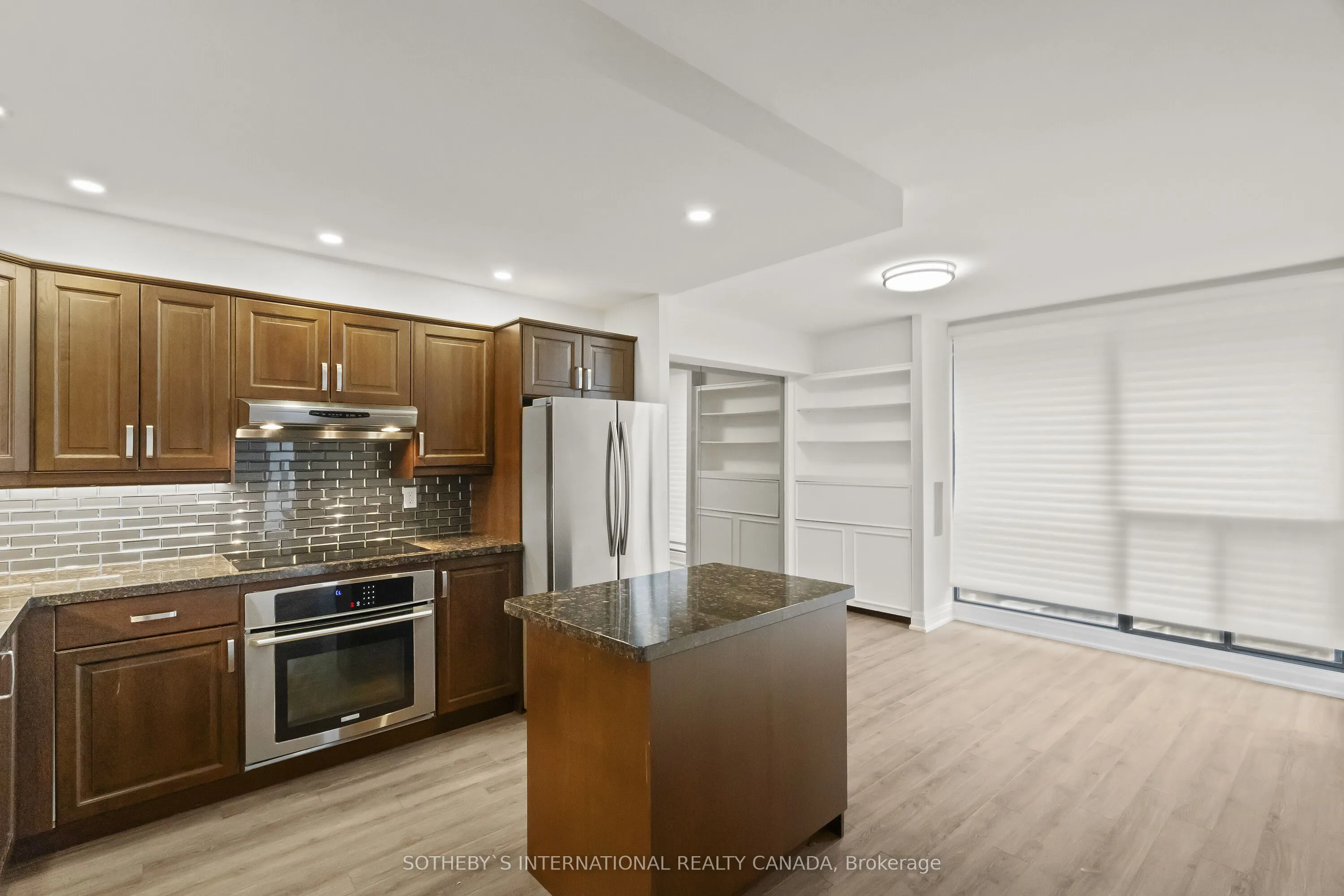 33 Harbour Square, #2208