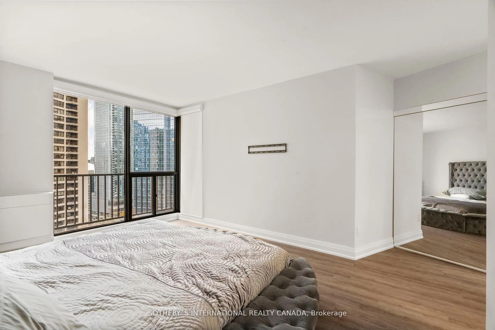 33 Harbour Square, #2208