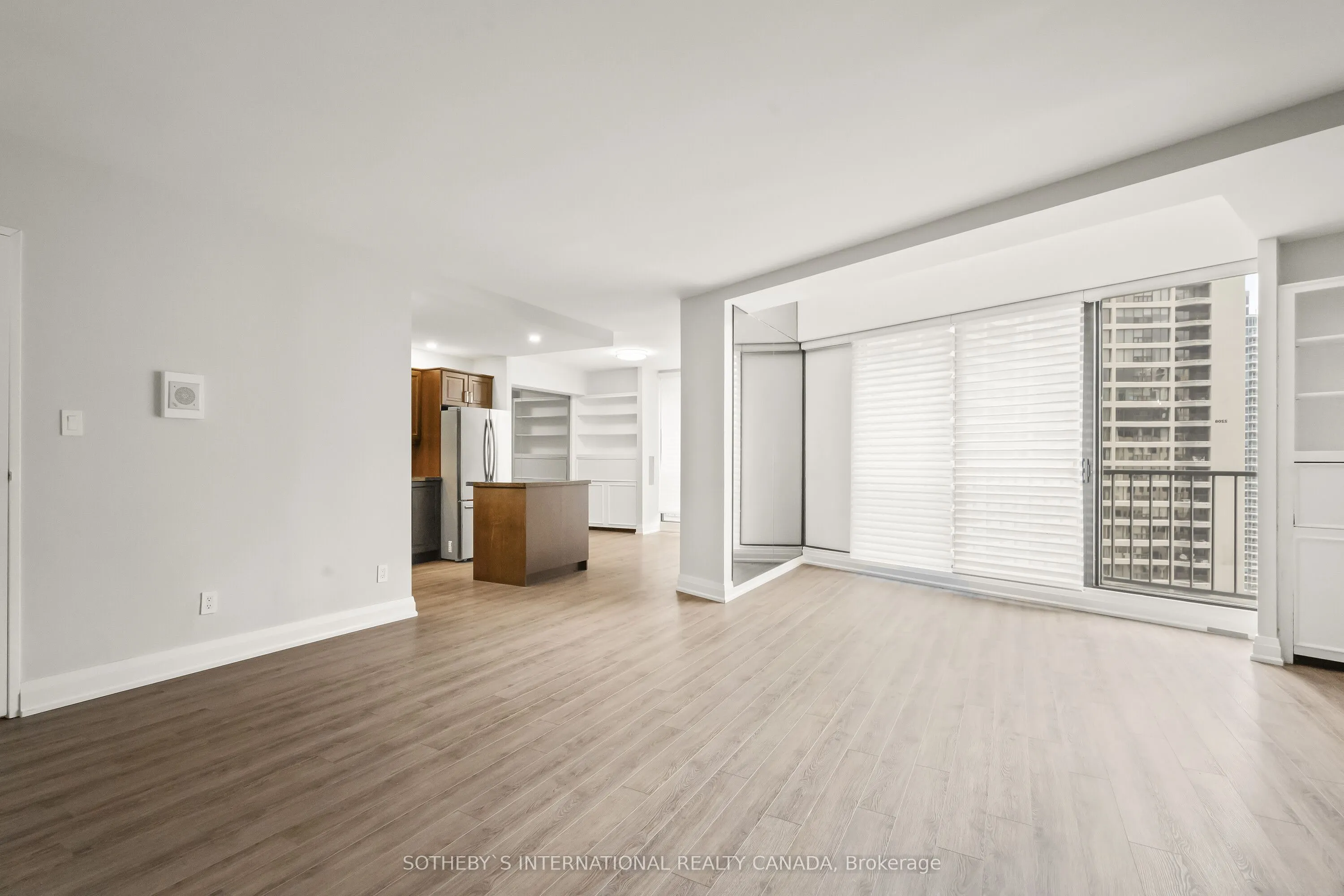 33 Harbour Square, #2208