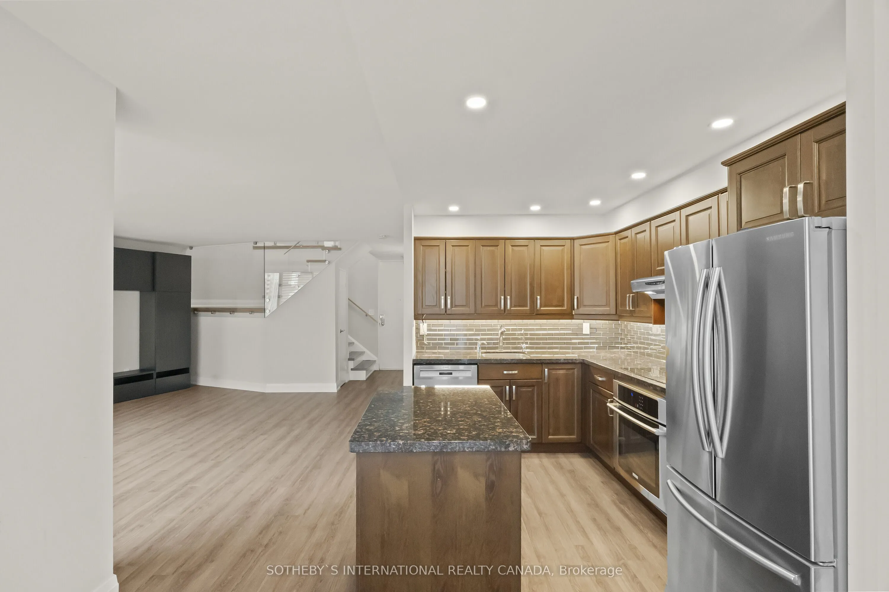 33 Harbour Square, #2208