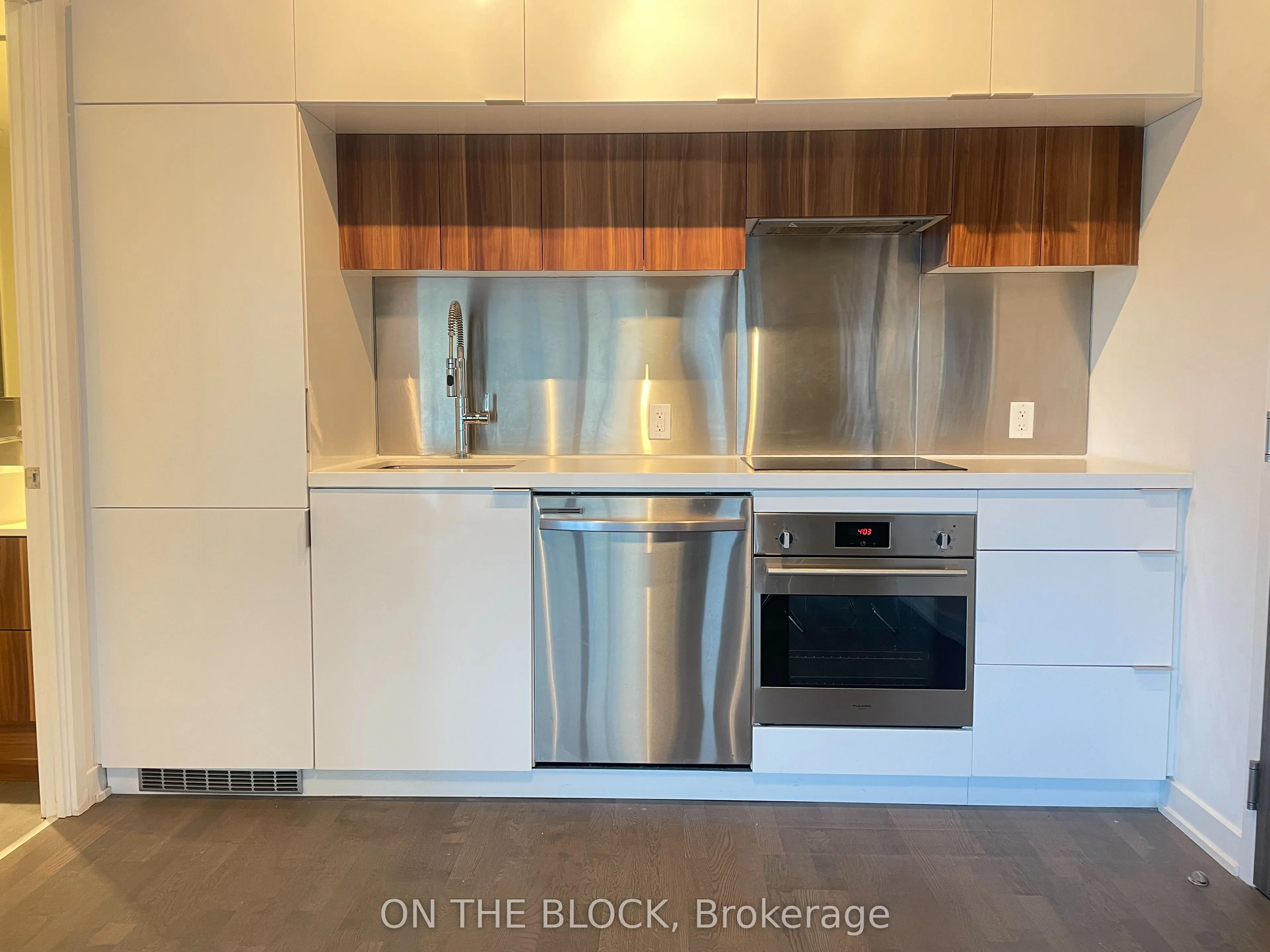 185 Roehampton Avenue, #509