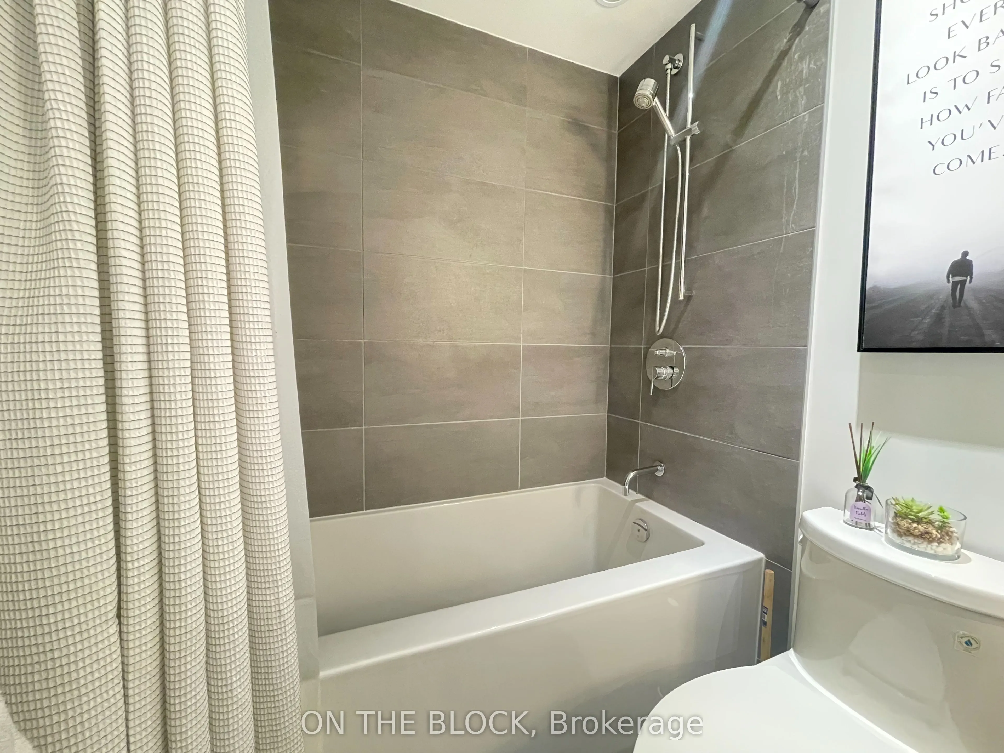 185 Roehampton Avenue, #509