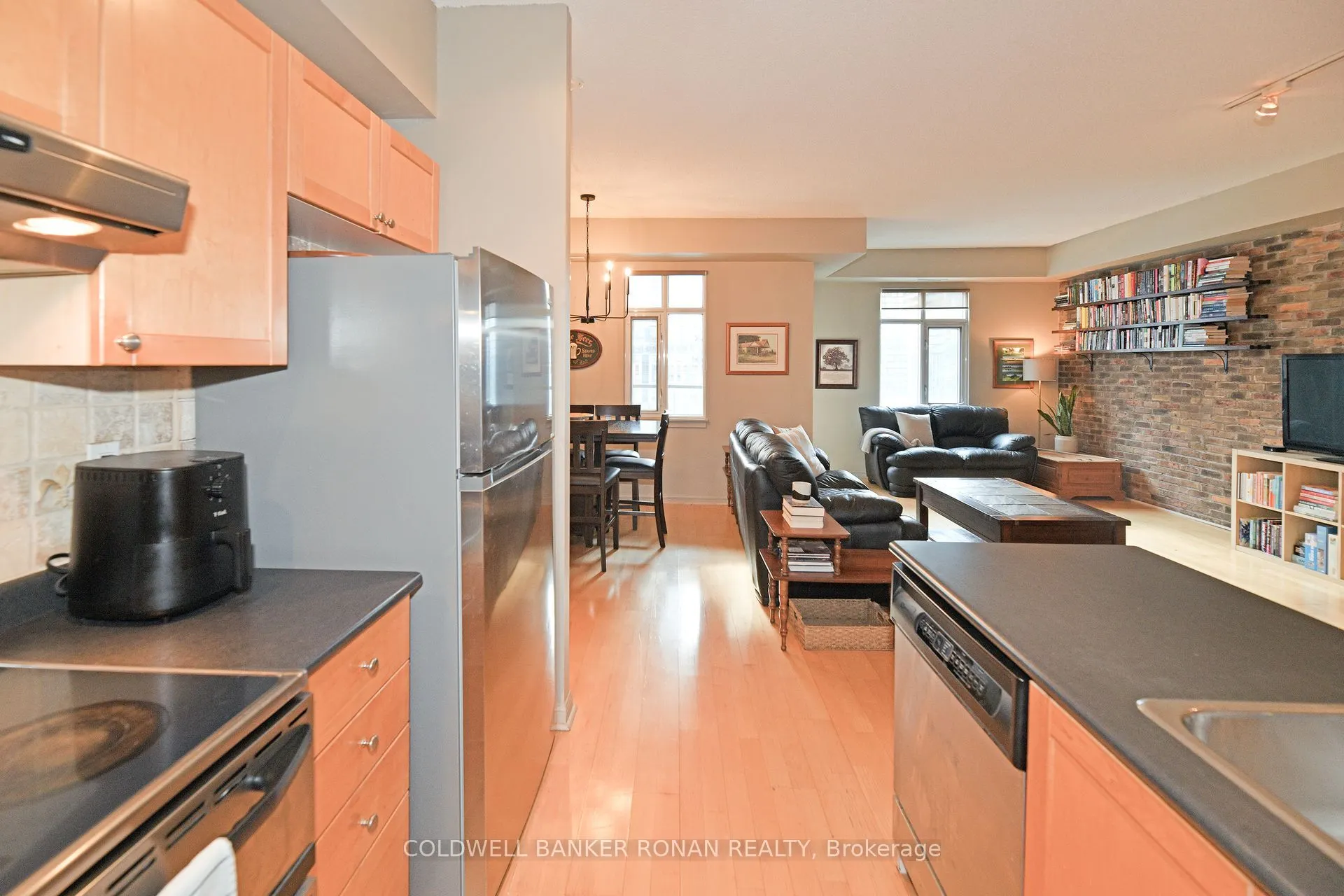 550 Front Street W, #602