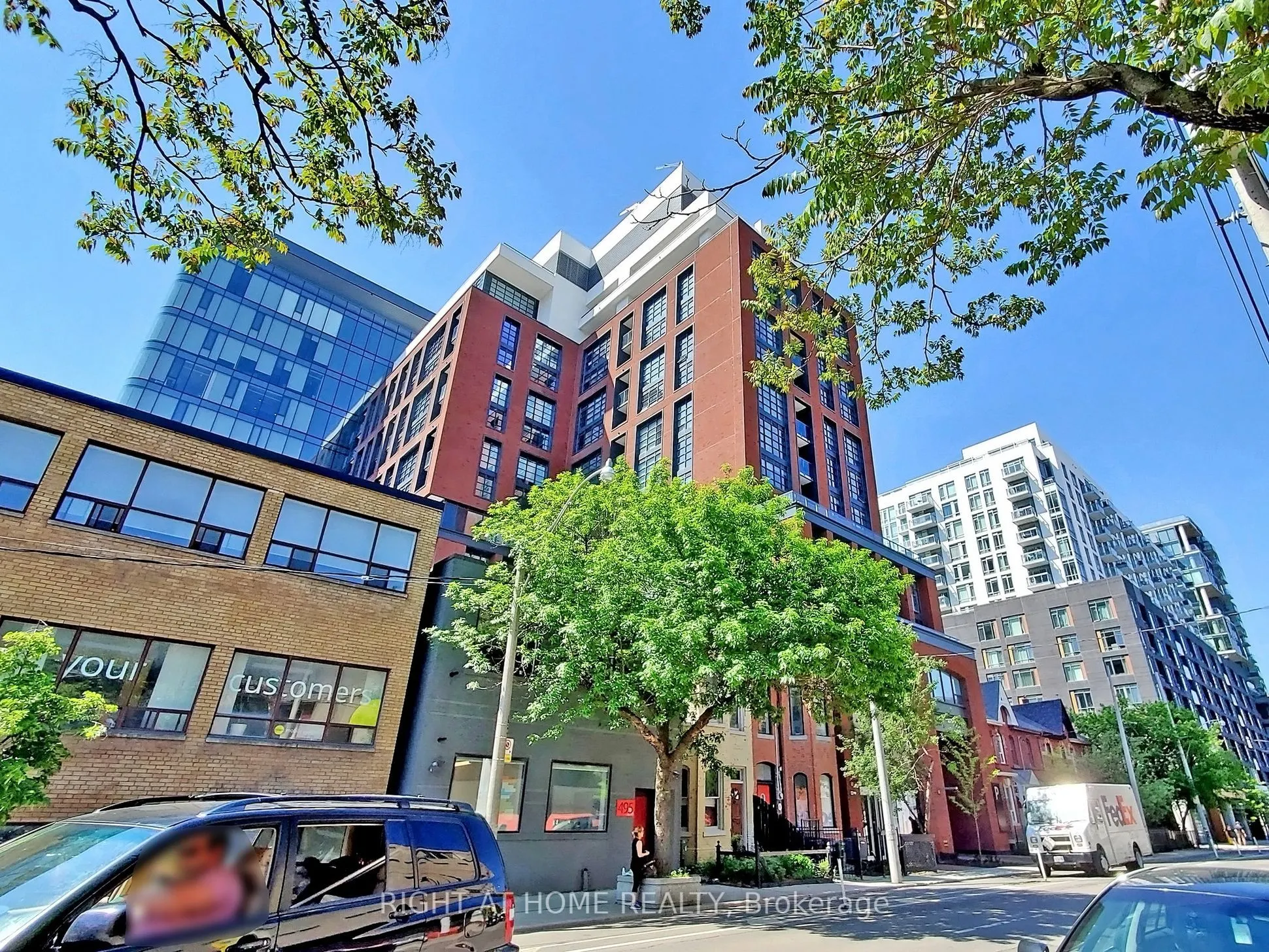 501 Adelaide Street W, #802