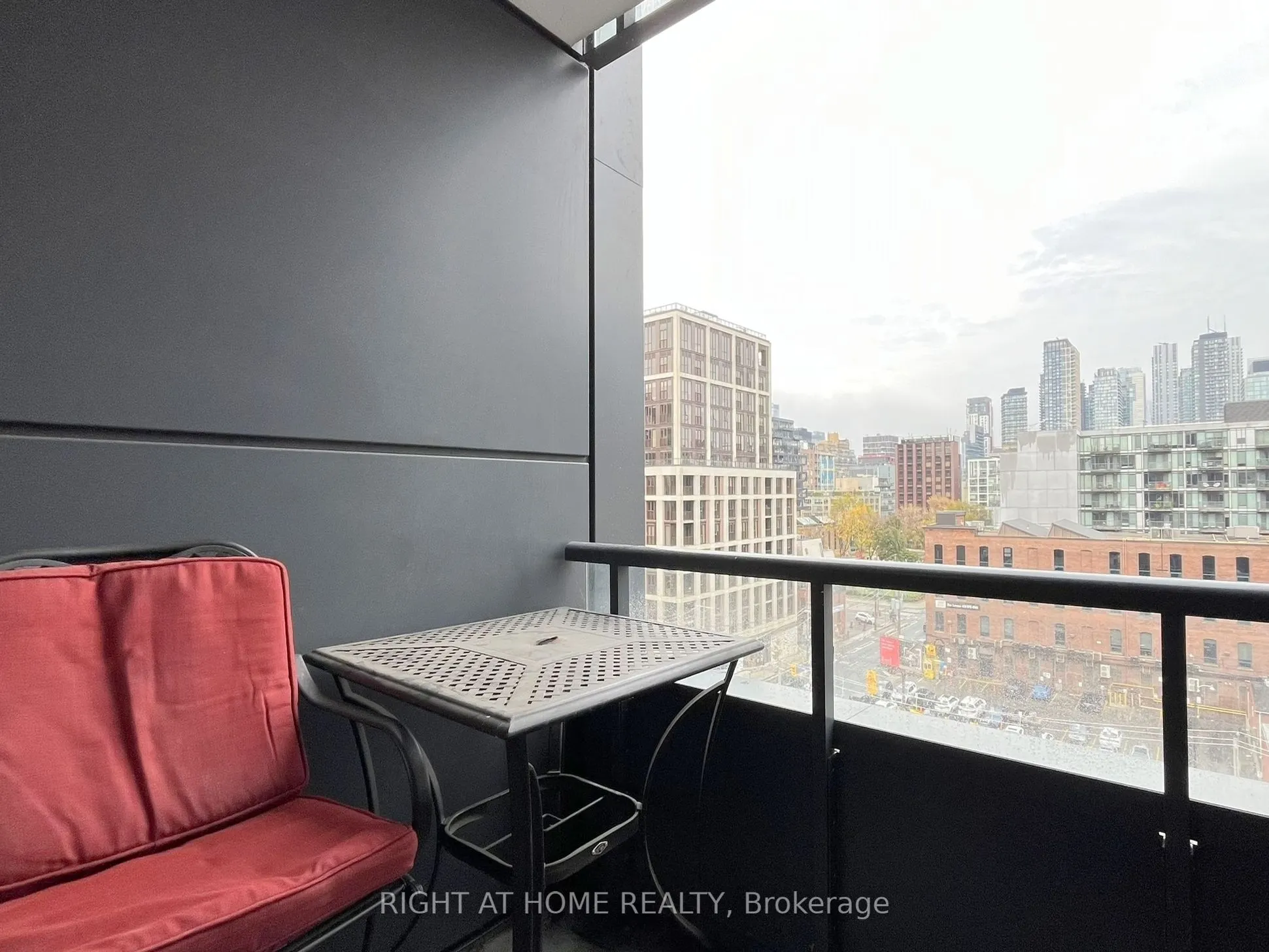 501 Adelaide Street W, #802