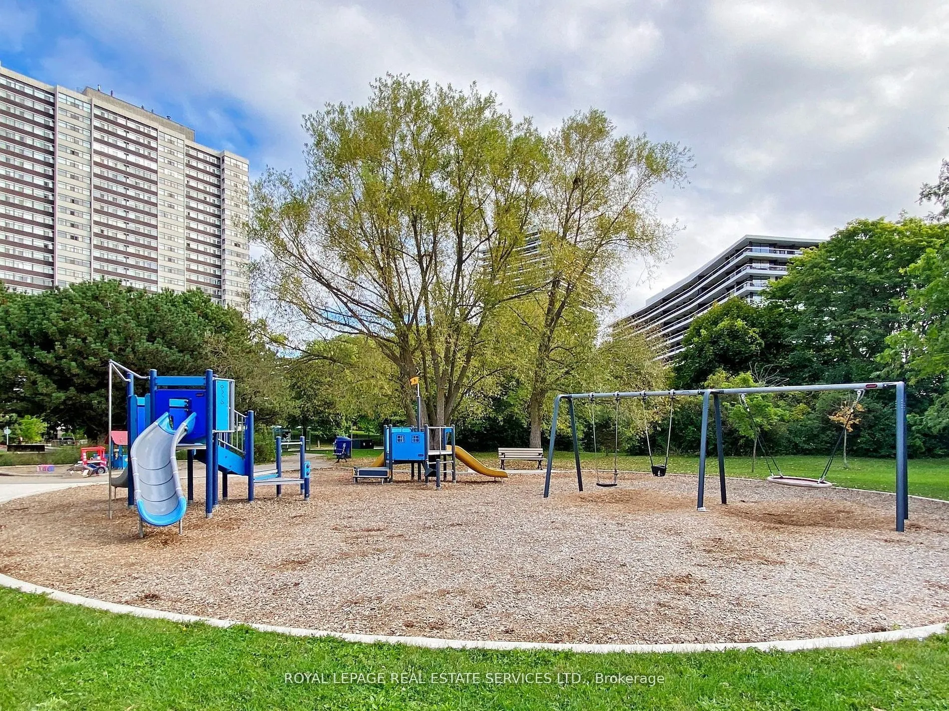 80 Antibes Drive, #2602