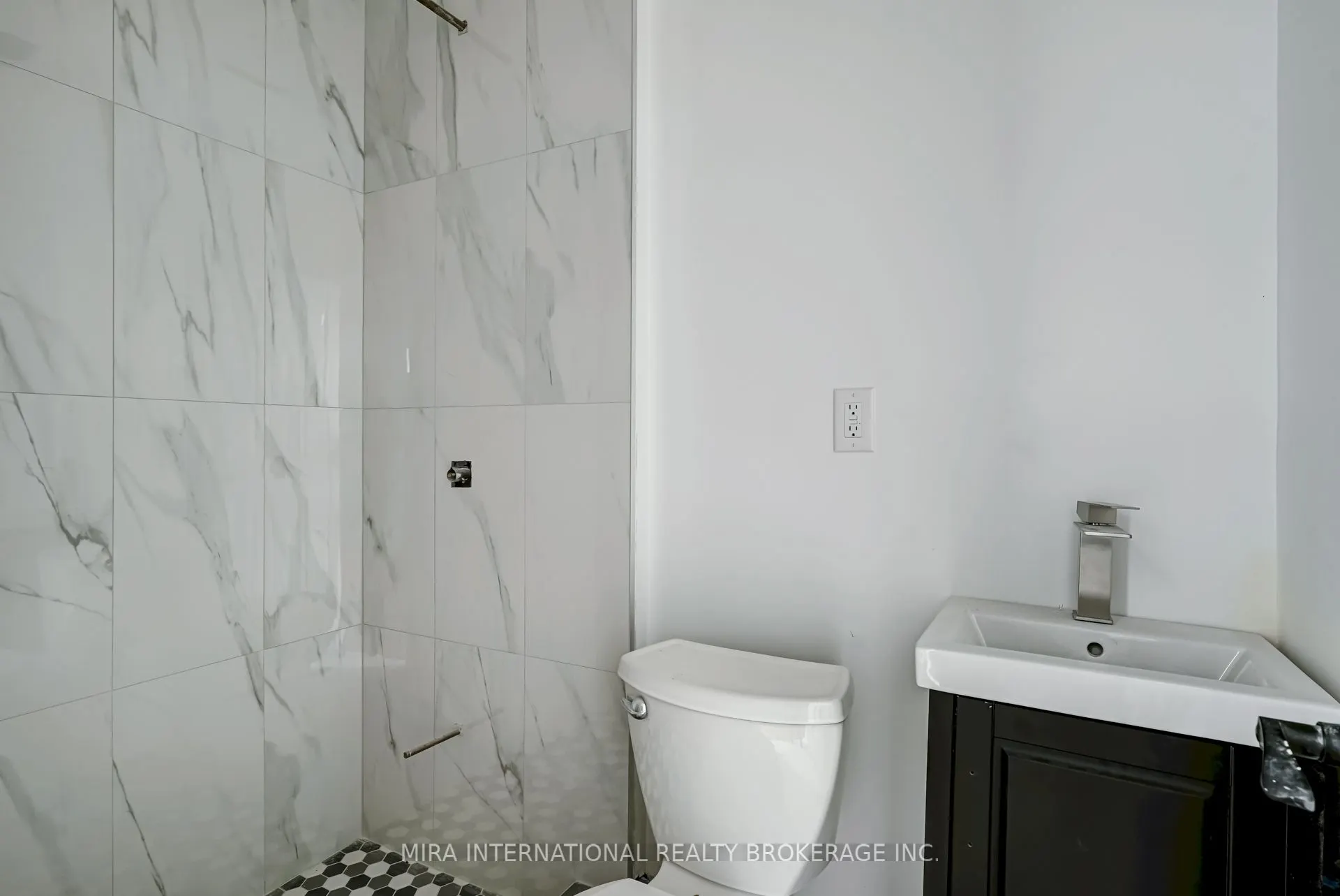 180 Sherbourne Street, #301