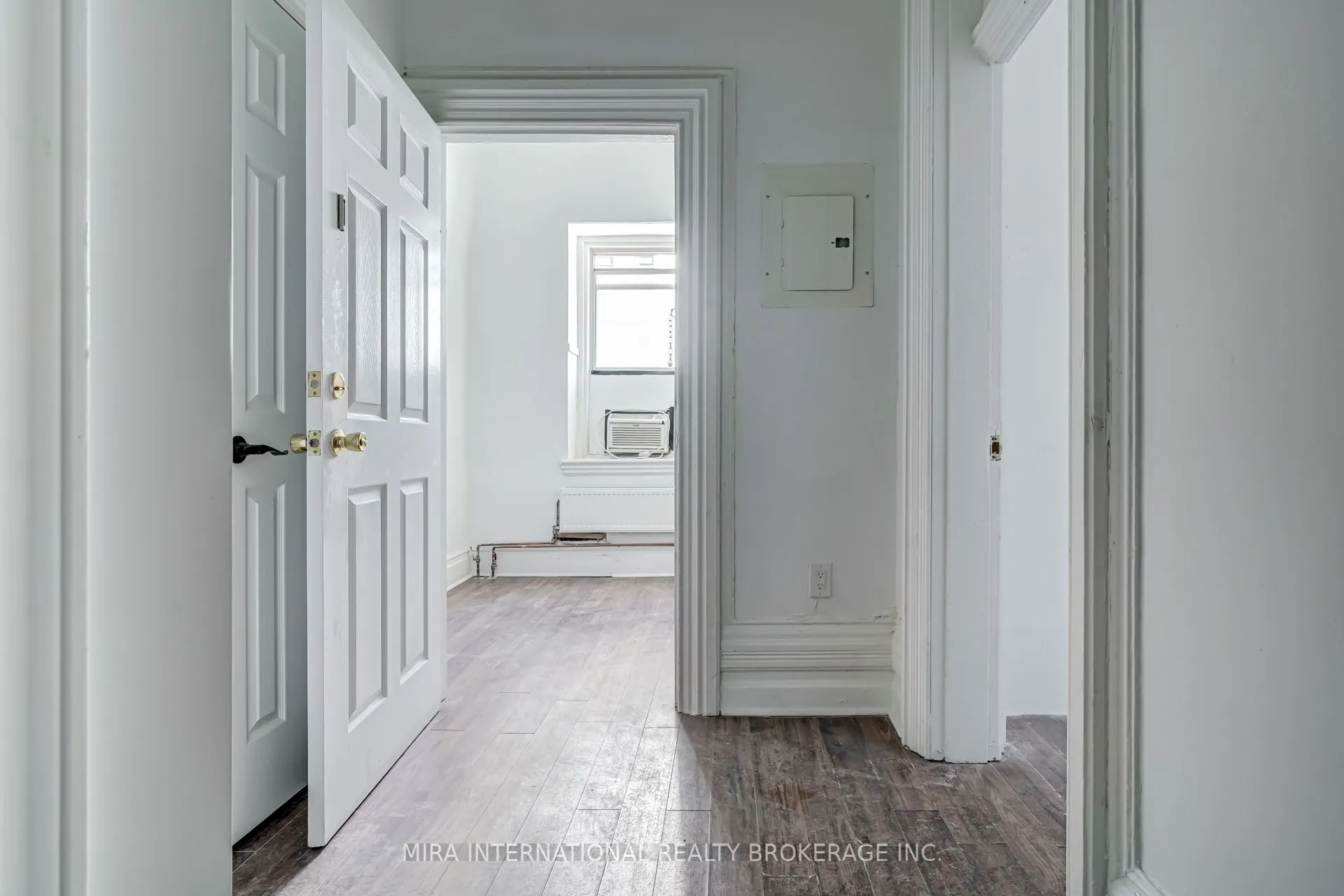 180 Sherbourne Street, #301