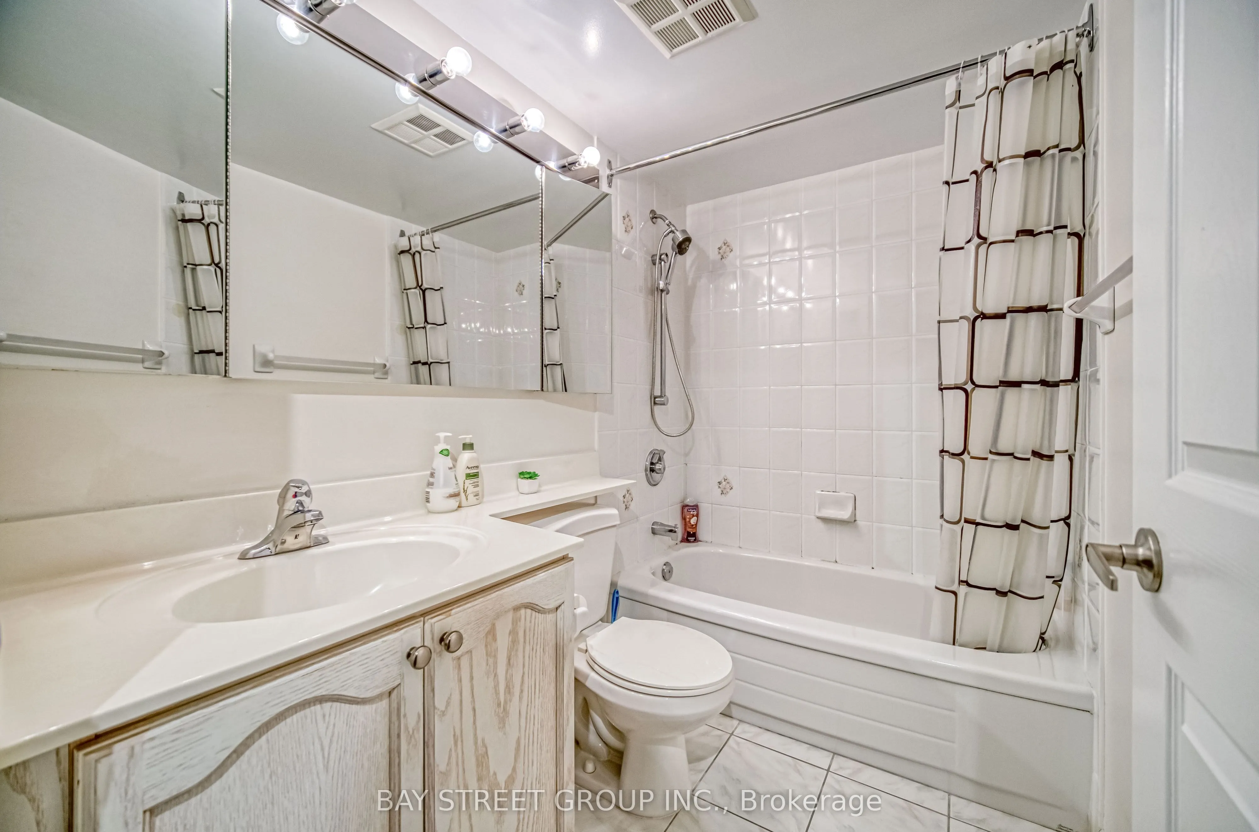 39 Pemberton Avenue, #601