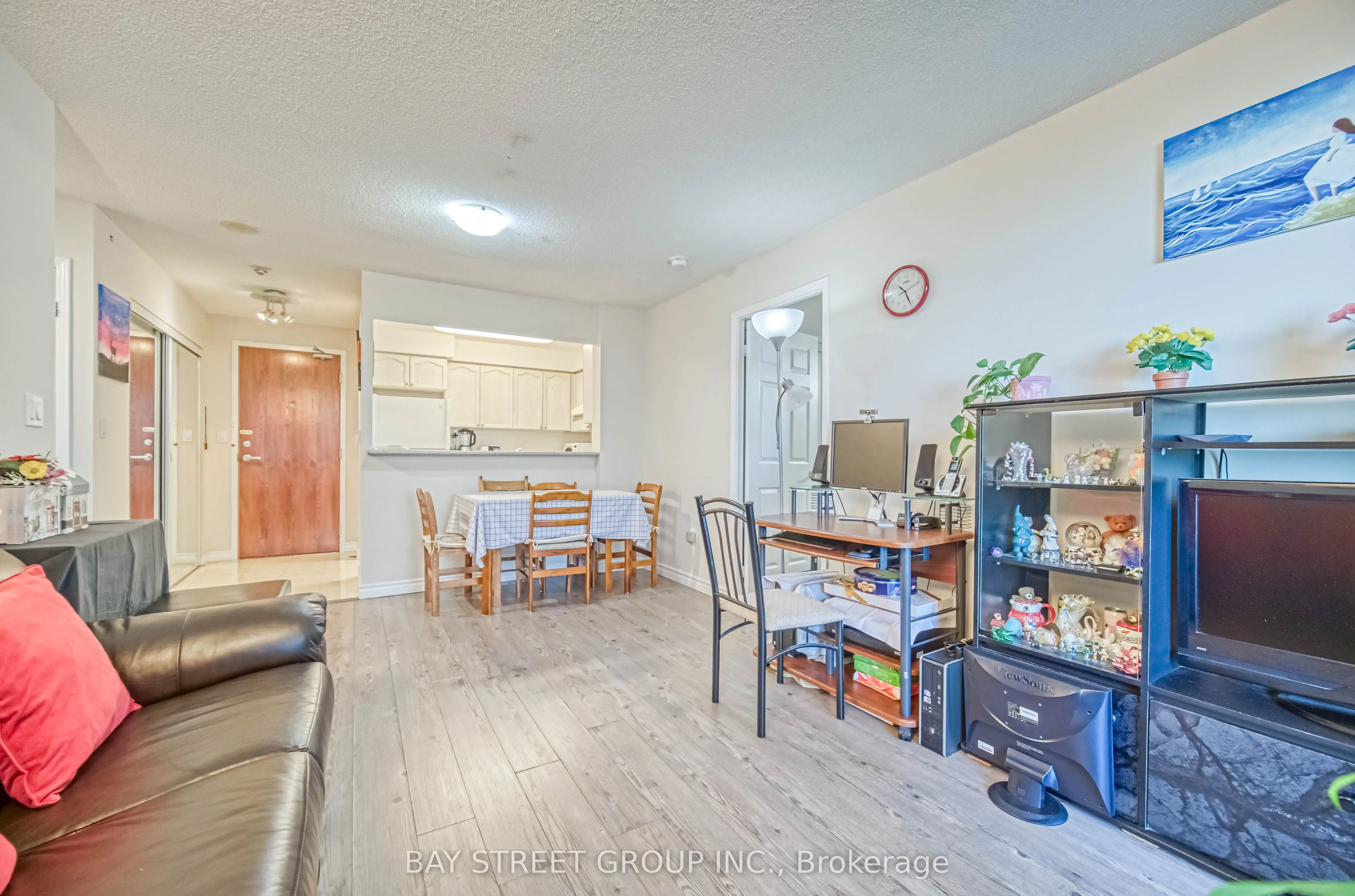 39 Pemberton Avenue, #601