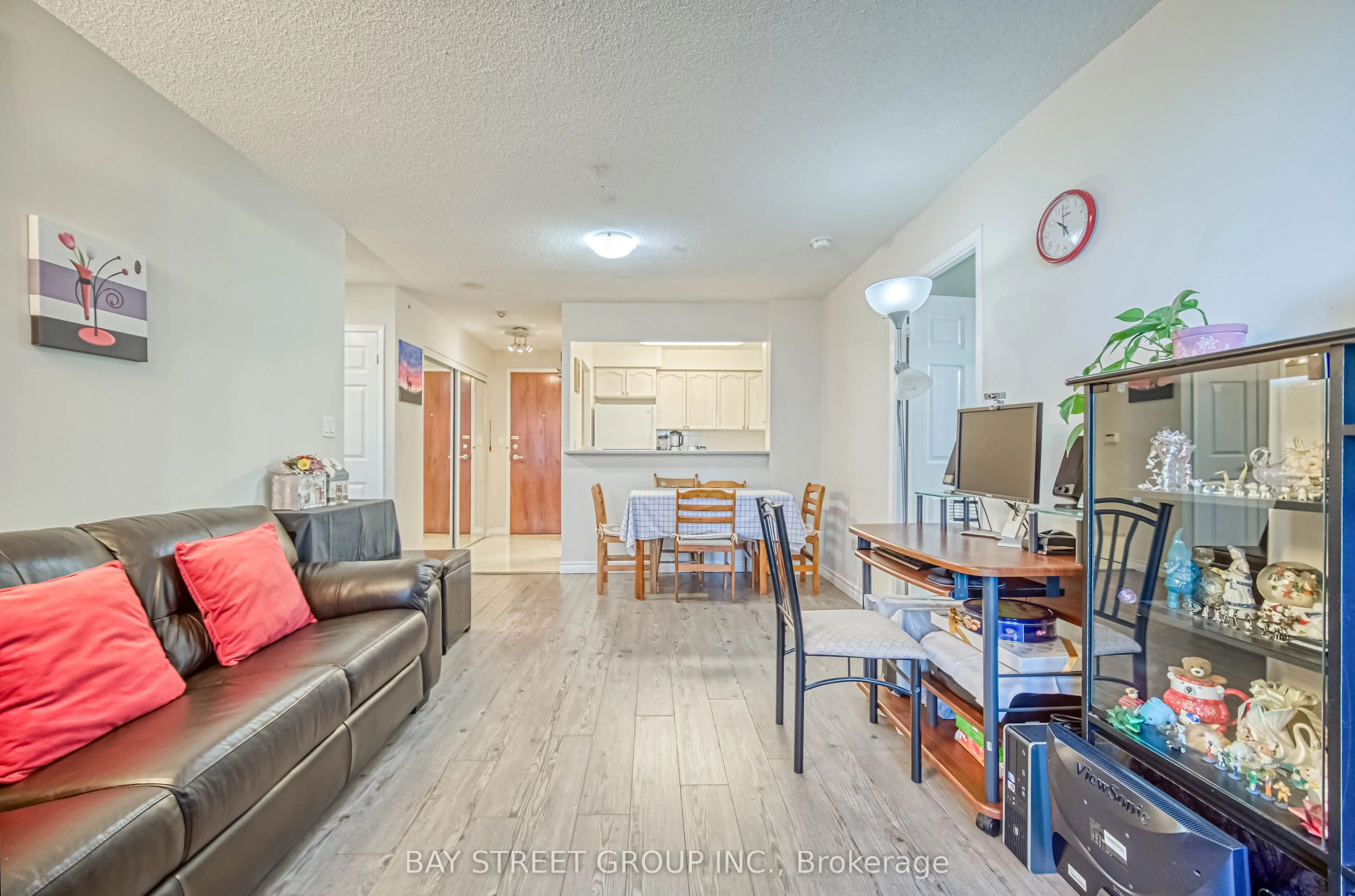 39 Pemberton Avenue, #601
