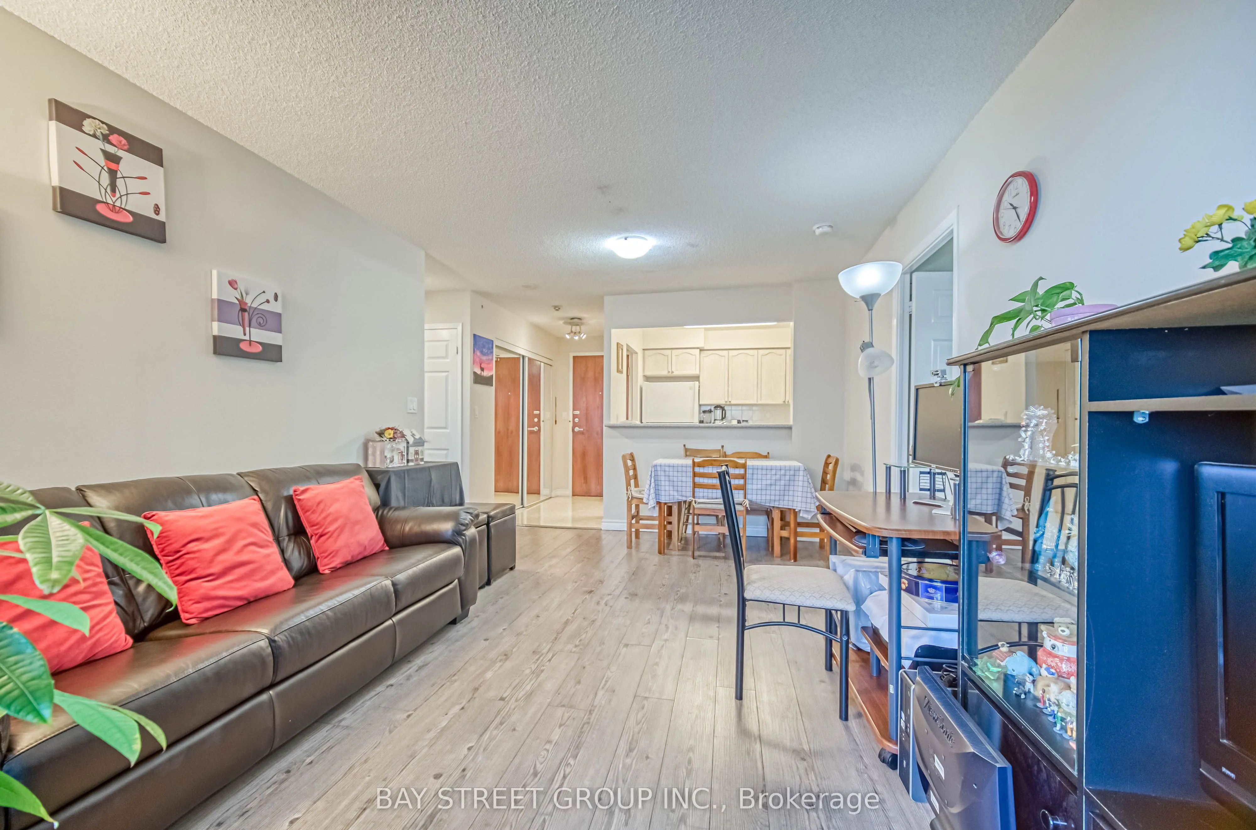 39 Pemberton Avenue, #601