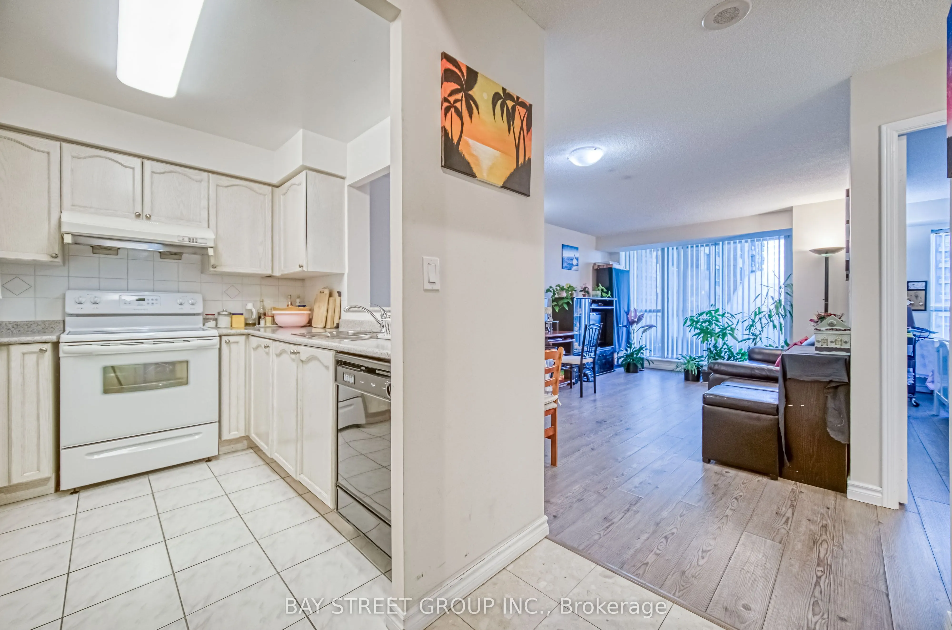 39 Pemberton Avenue, #601