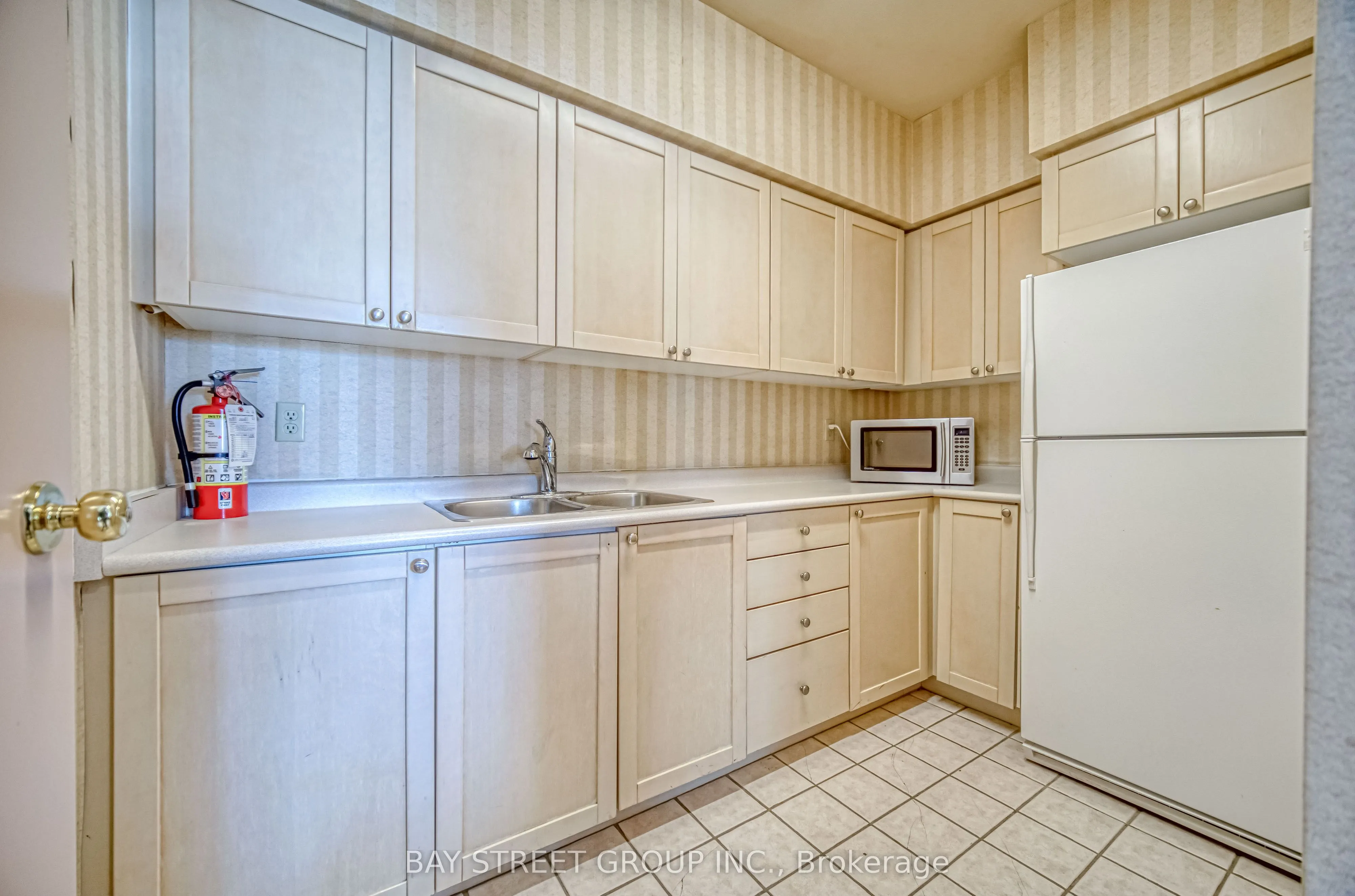 39 Pemberton Avenue, #601
