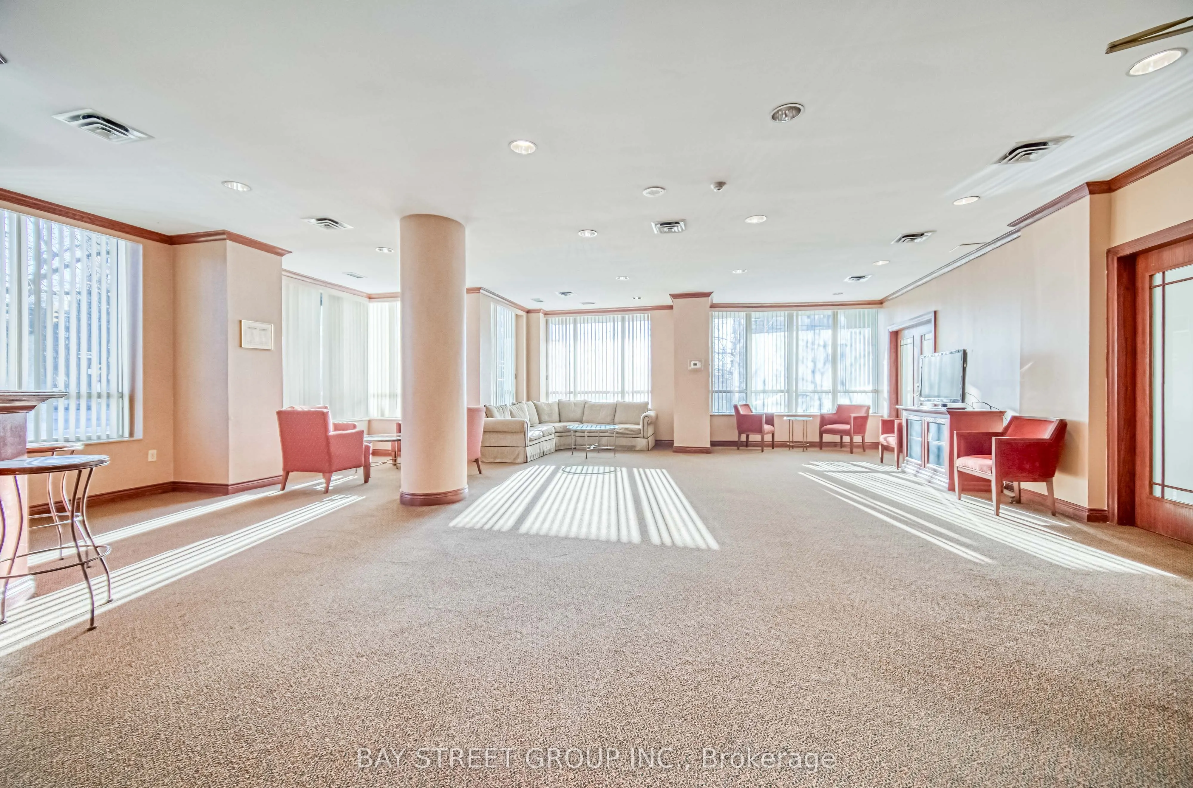 39 Pemberton Avenue, #601