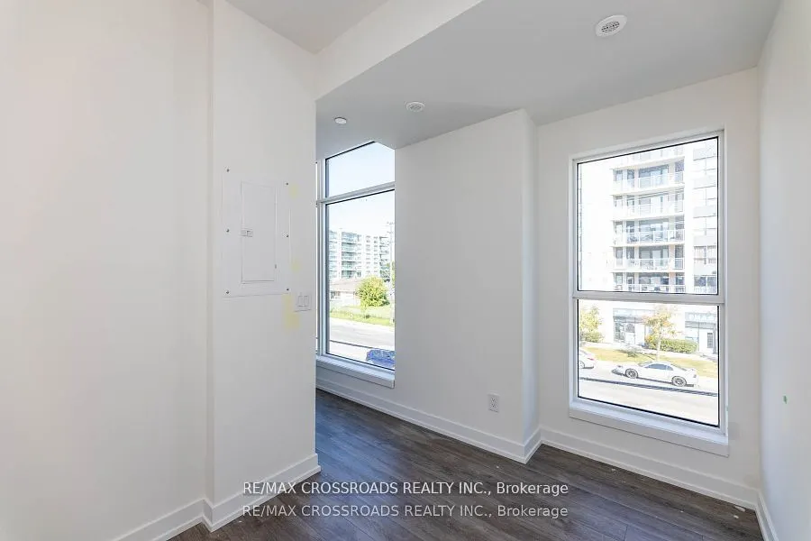 871 Sheppard Avenue W, #TH11