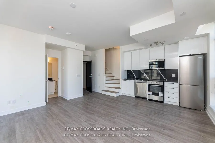 871 Sheppard Avenue W, #TH11