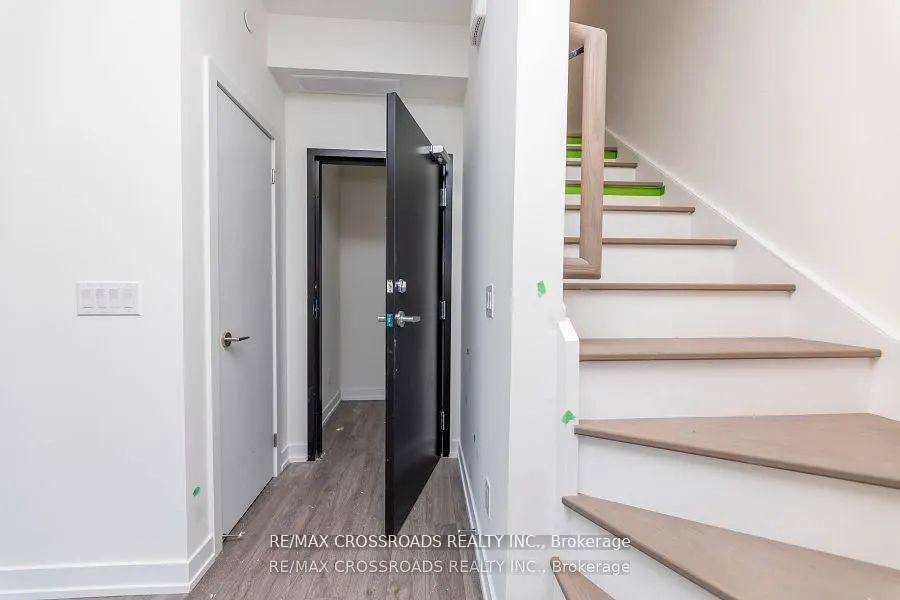 871 Sheppard Avenue W, #TH11