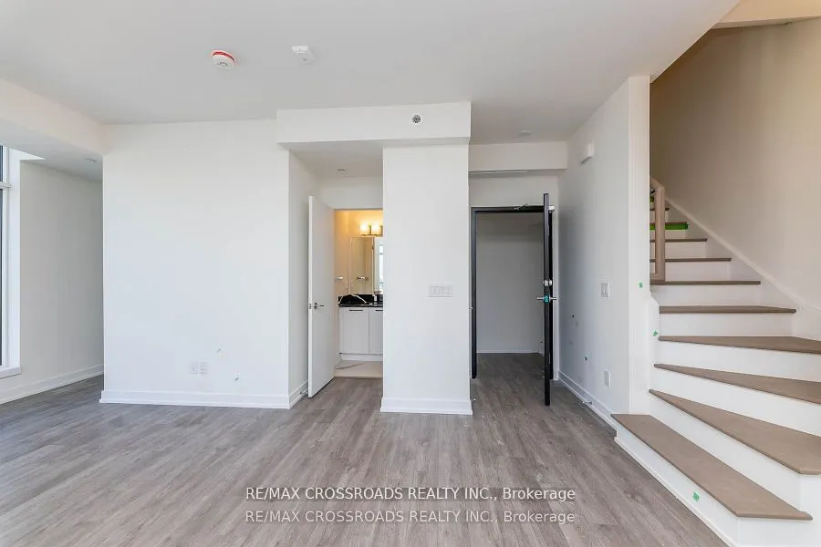 871 Sheppard Avenue W, #TH11