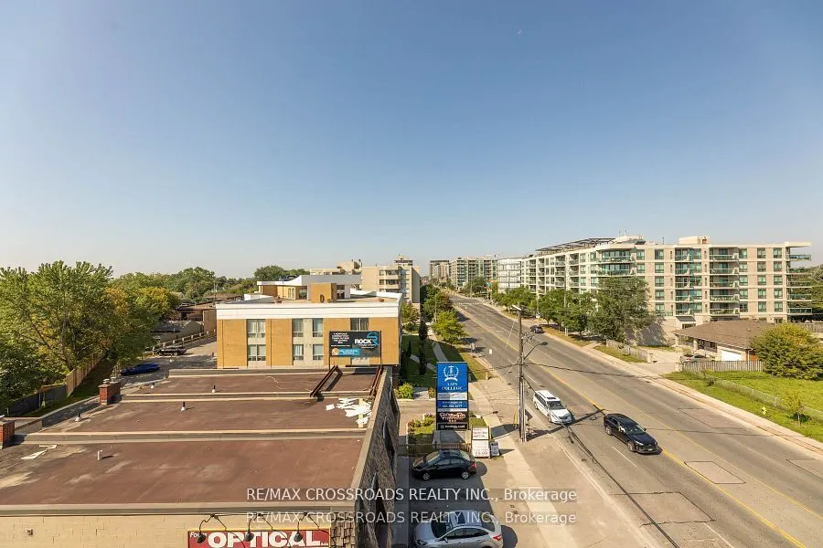 871 Sheppard Avenue W, #TH11