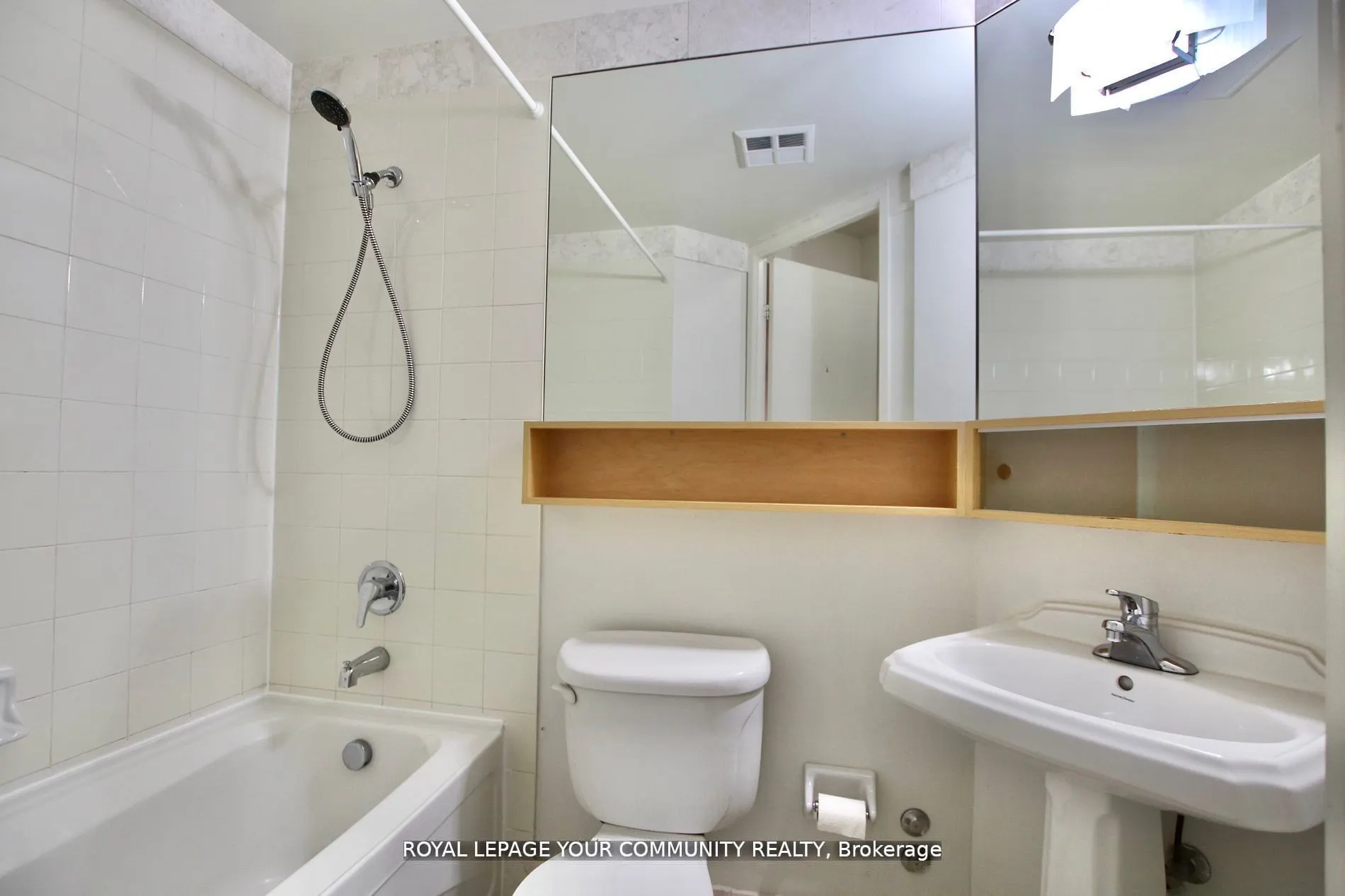 85 Bloor Street E, #909