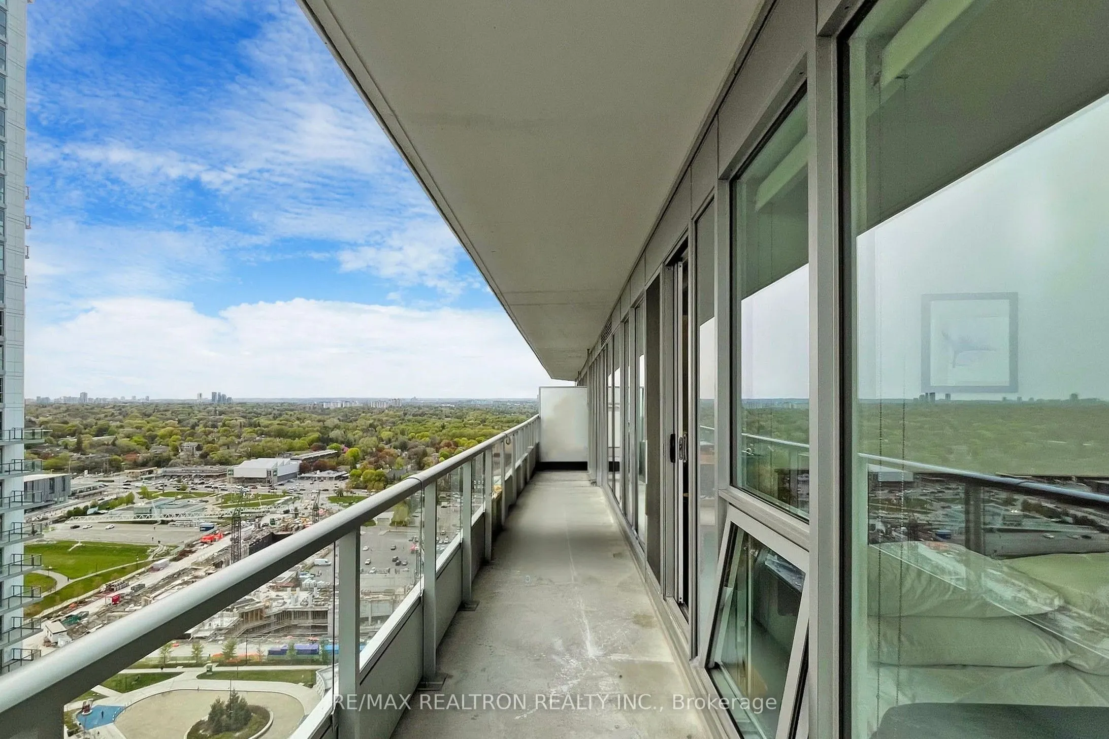 115 Mcmahon Drive, #2711